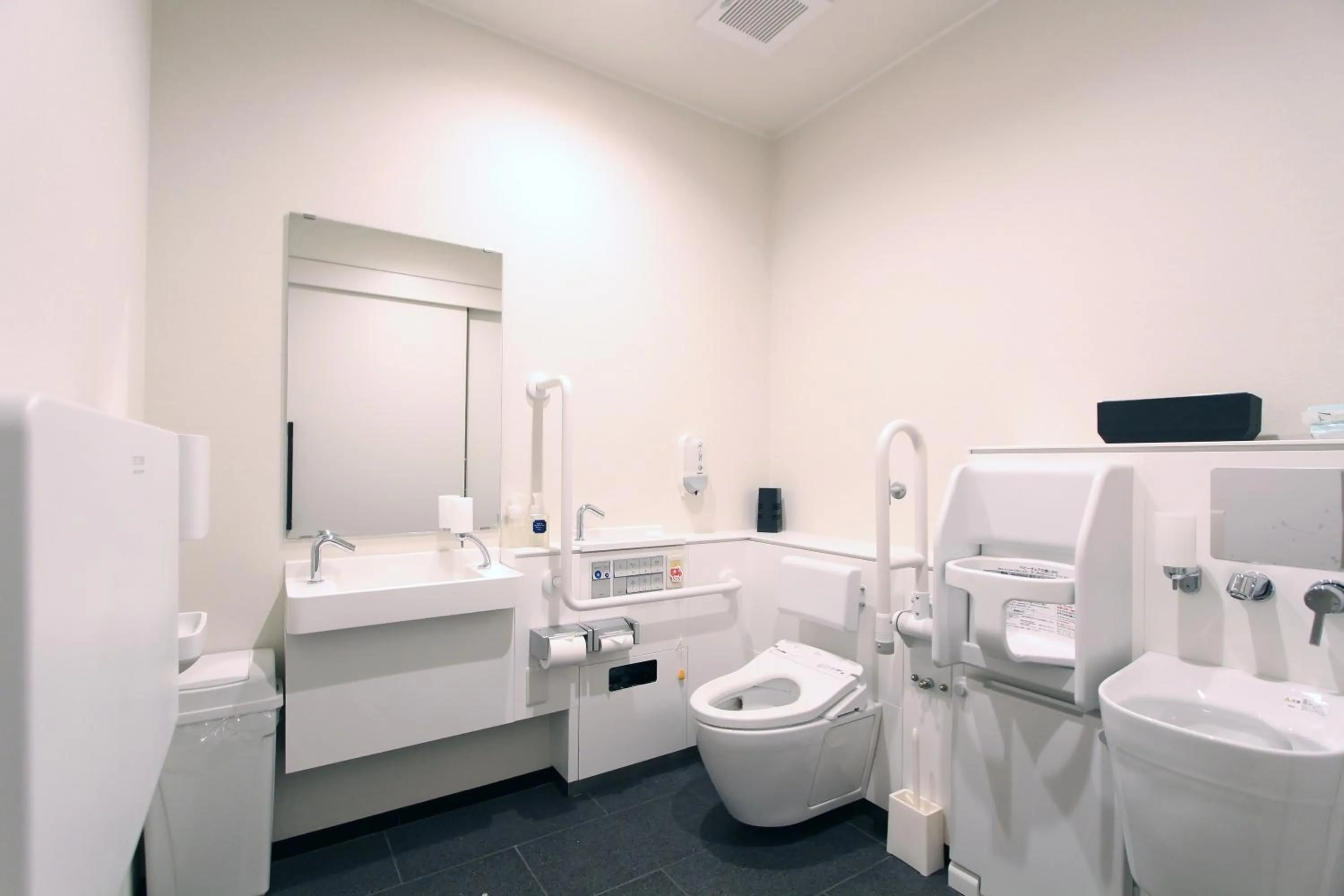 Toilet in KOKO HOTEL Residence Kyoto Nijo Castle