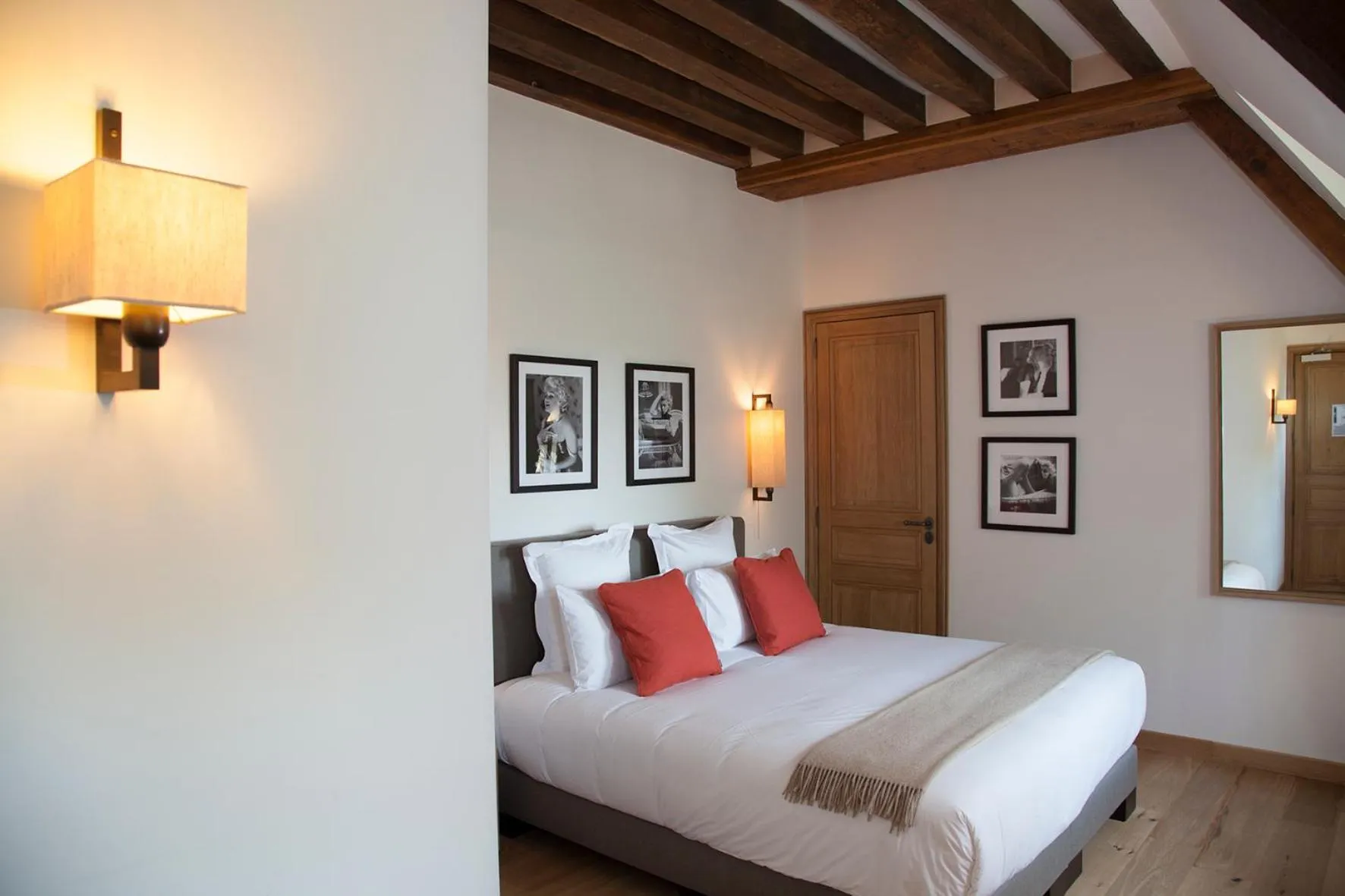 Bedroom, Bed in Manoir de Surville