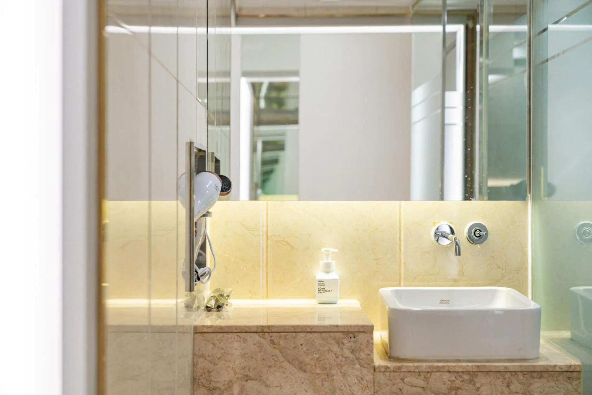 Shower in Hotel THE ART UIWANG