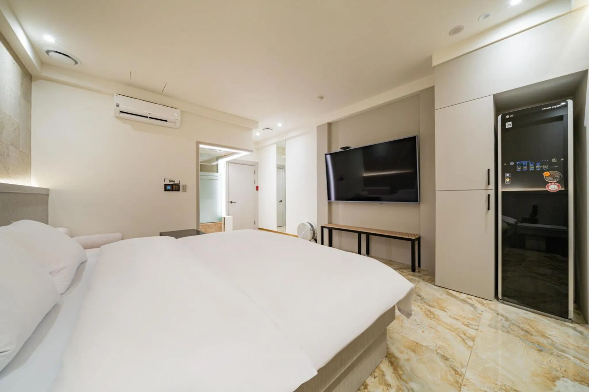 TV and multimedia, Bed in Hotel THE ART UIWANG