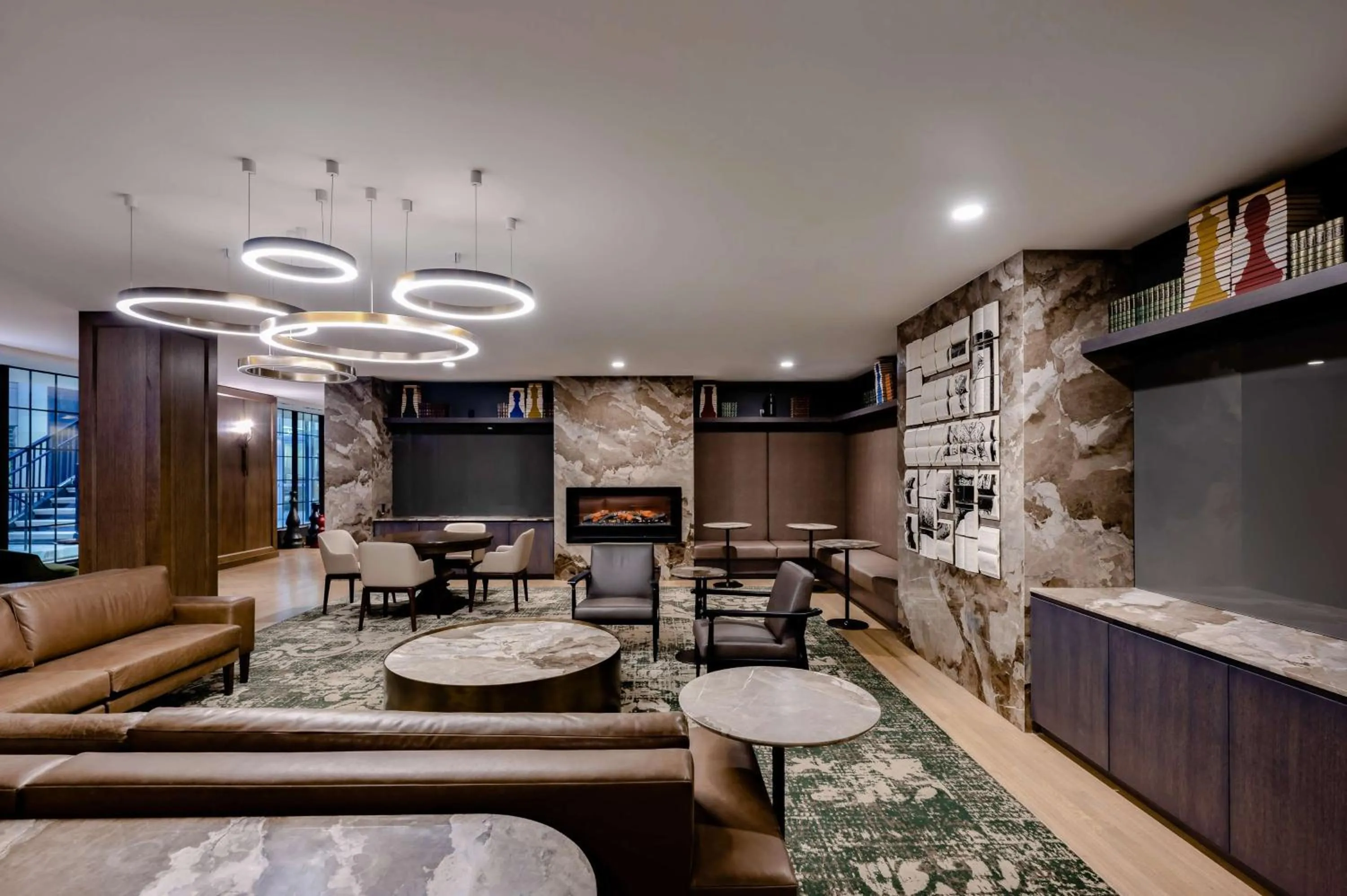 Property building in Hotel Fort Des Moines, Curio Collection By Hilton