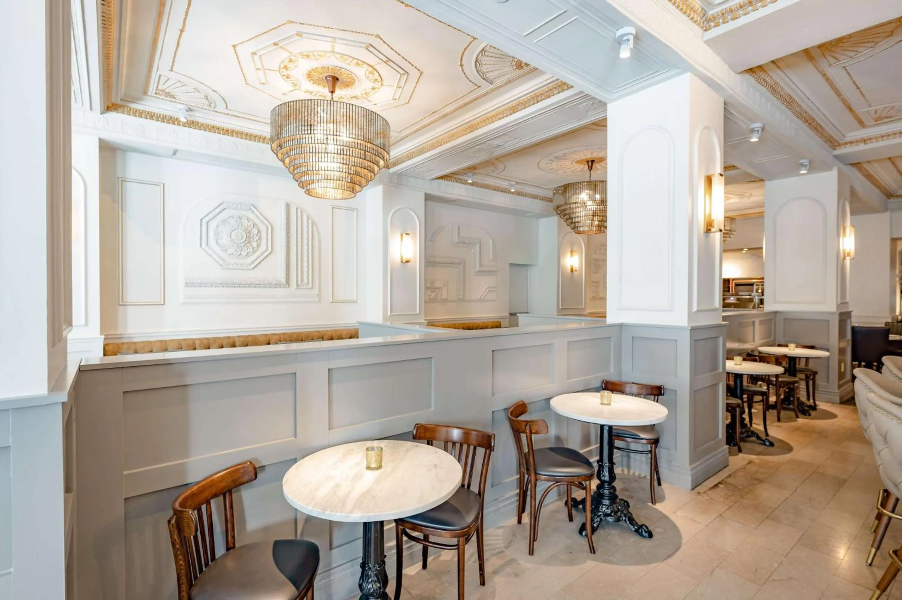 Restaurant/places to eat in Hotel Fort Des Moines, Curio Collection By Hilton