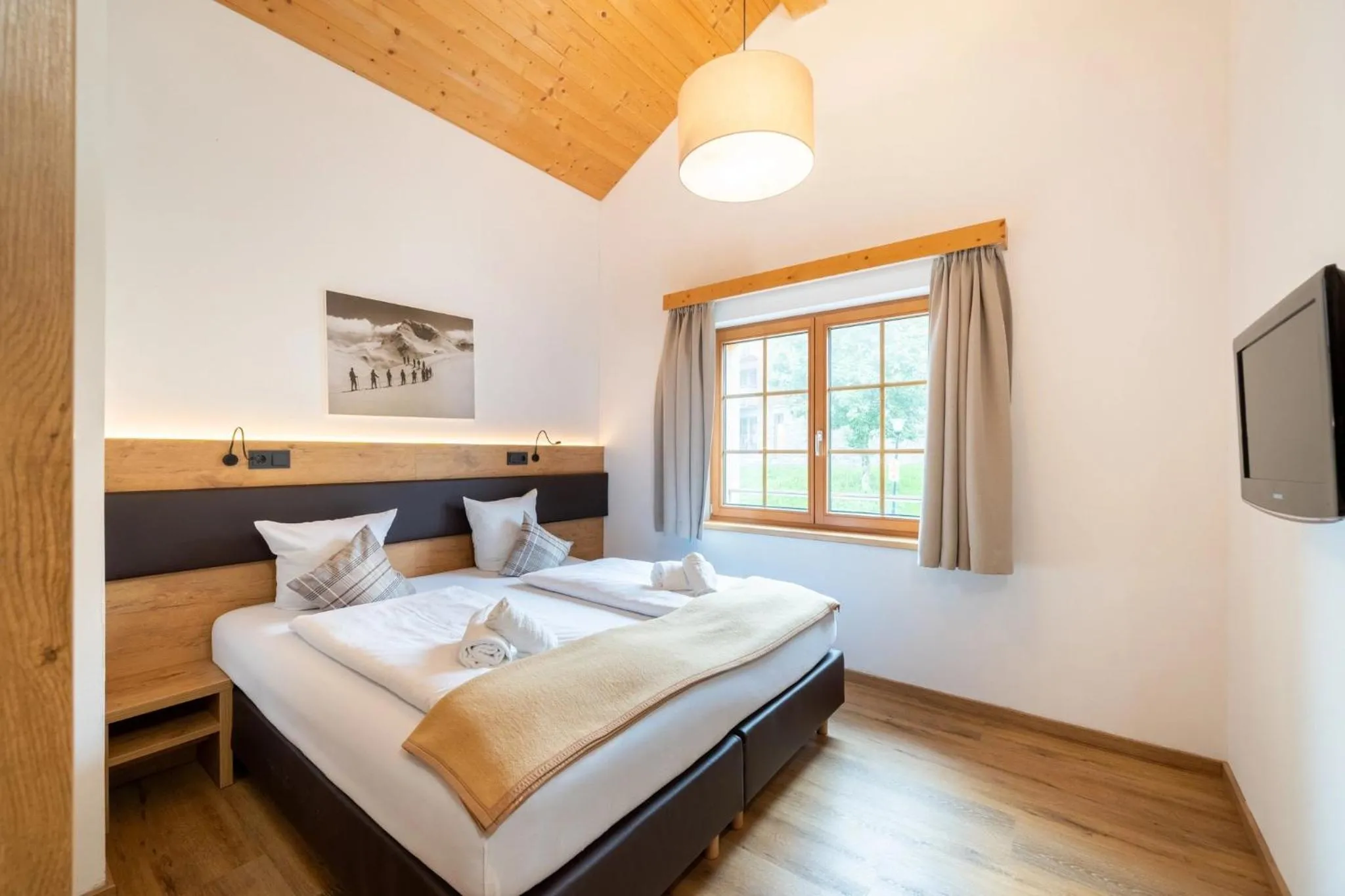 Property building, Bed in Landal Brandnertal