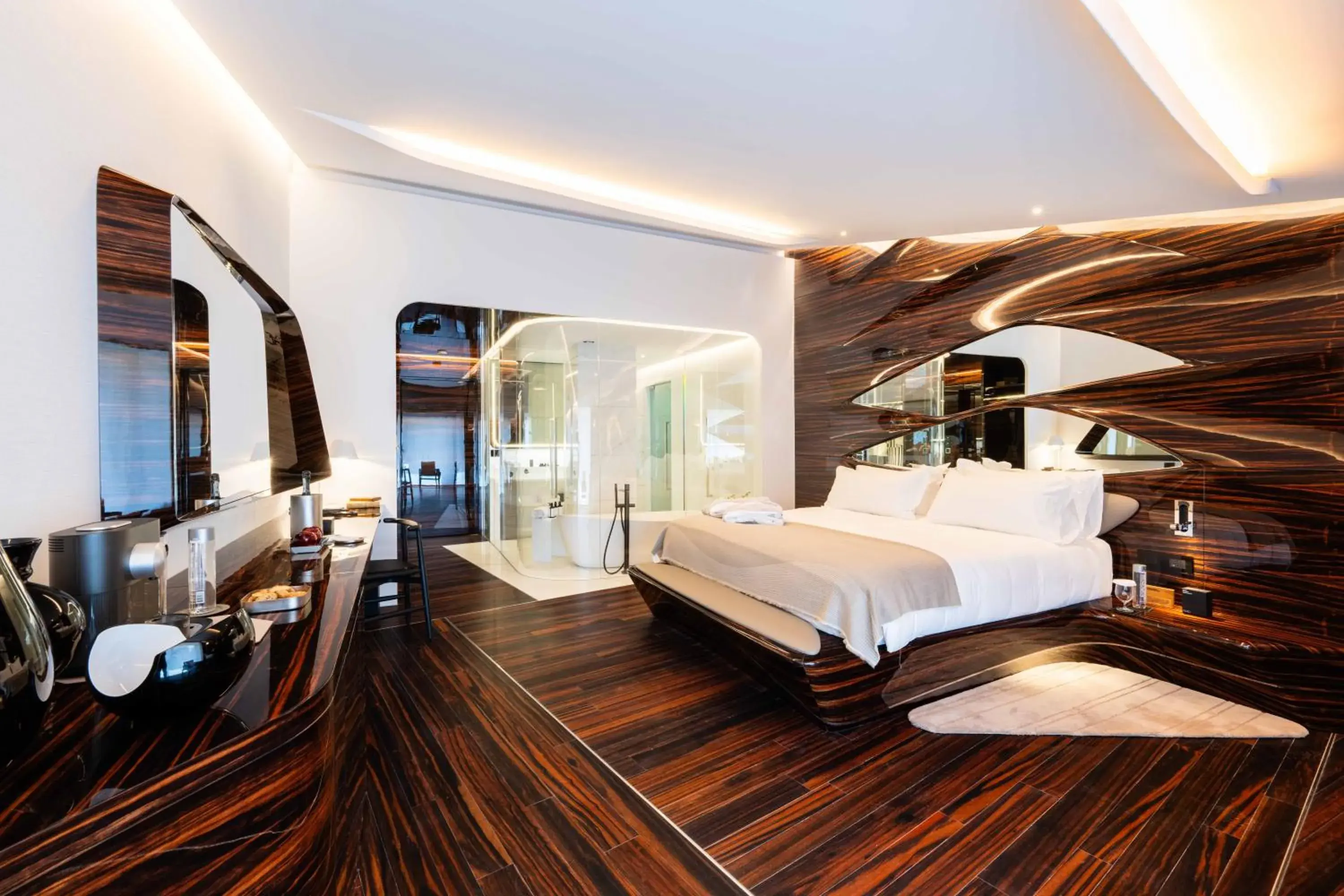 King Room in ROMEO Roma King Room in ROMEO Roma