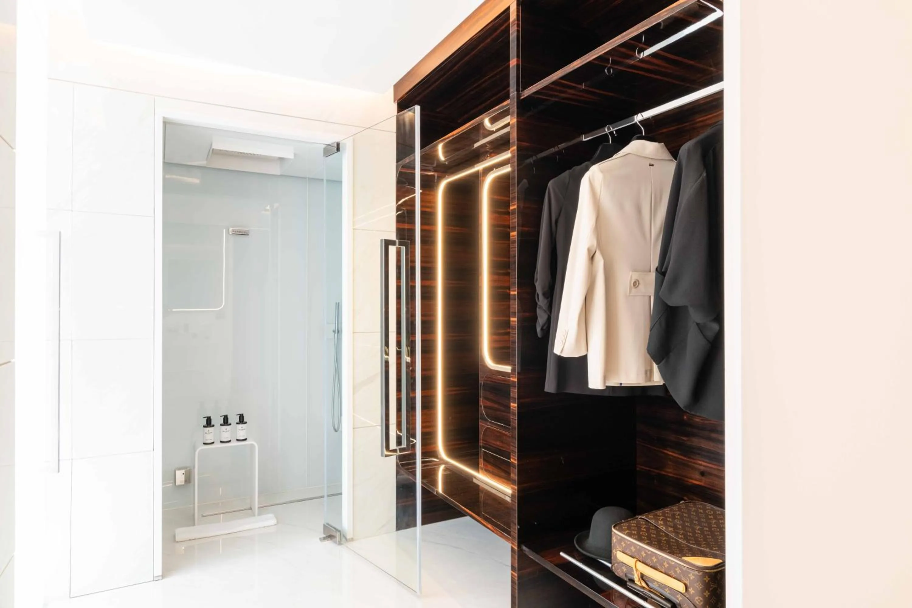 Shower in ROMEO Roma