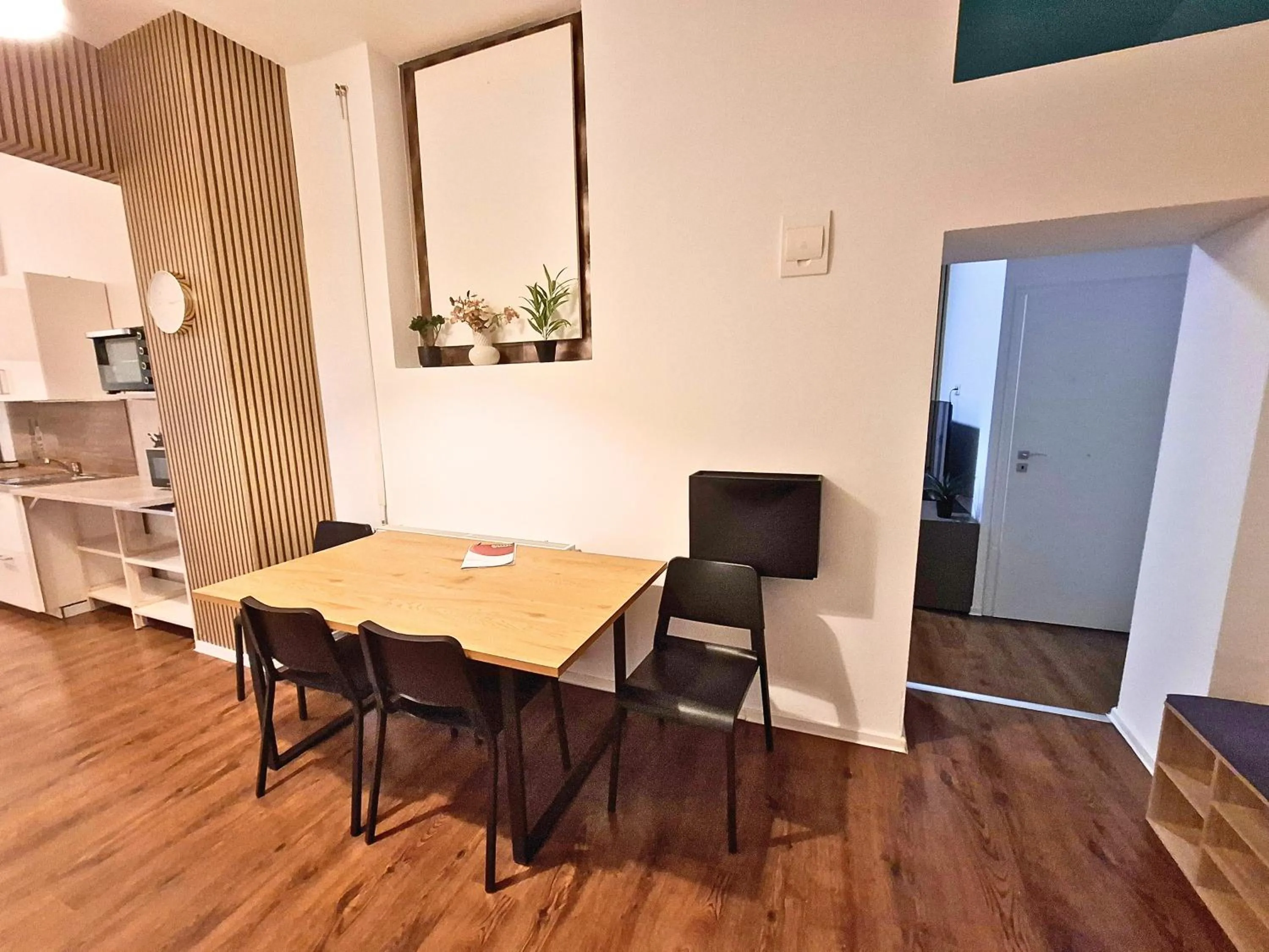 Dining area in Dimael Hostel & Apartments