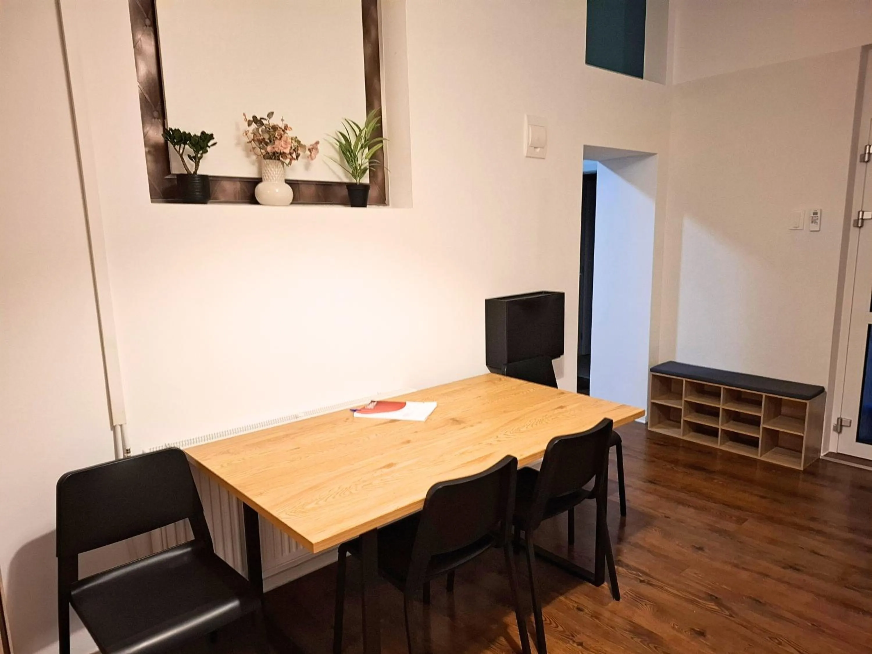 Dining area in Dimael Hostel & Apartments