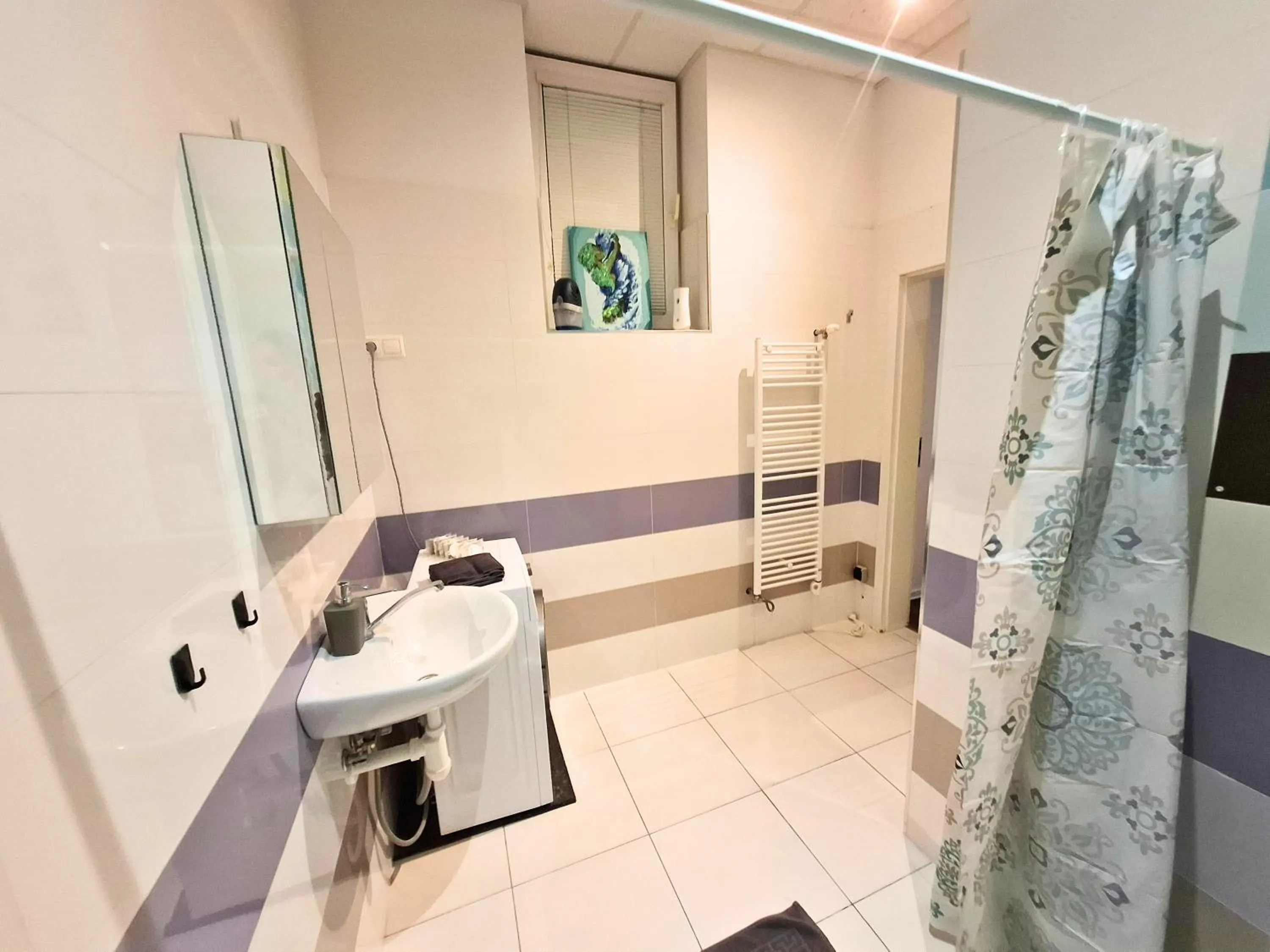 Bathroom in Dimael Hostel & Apartments