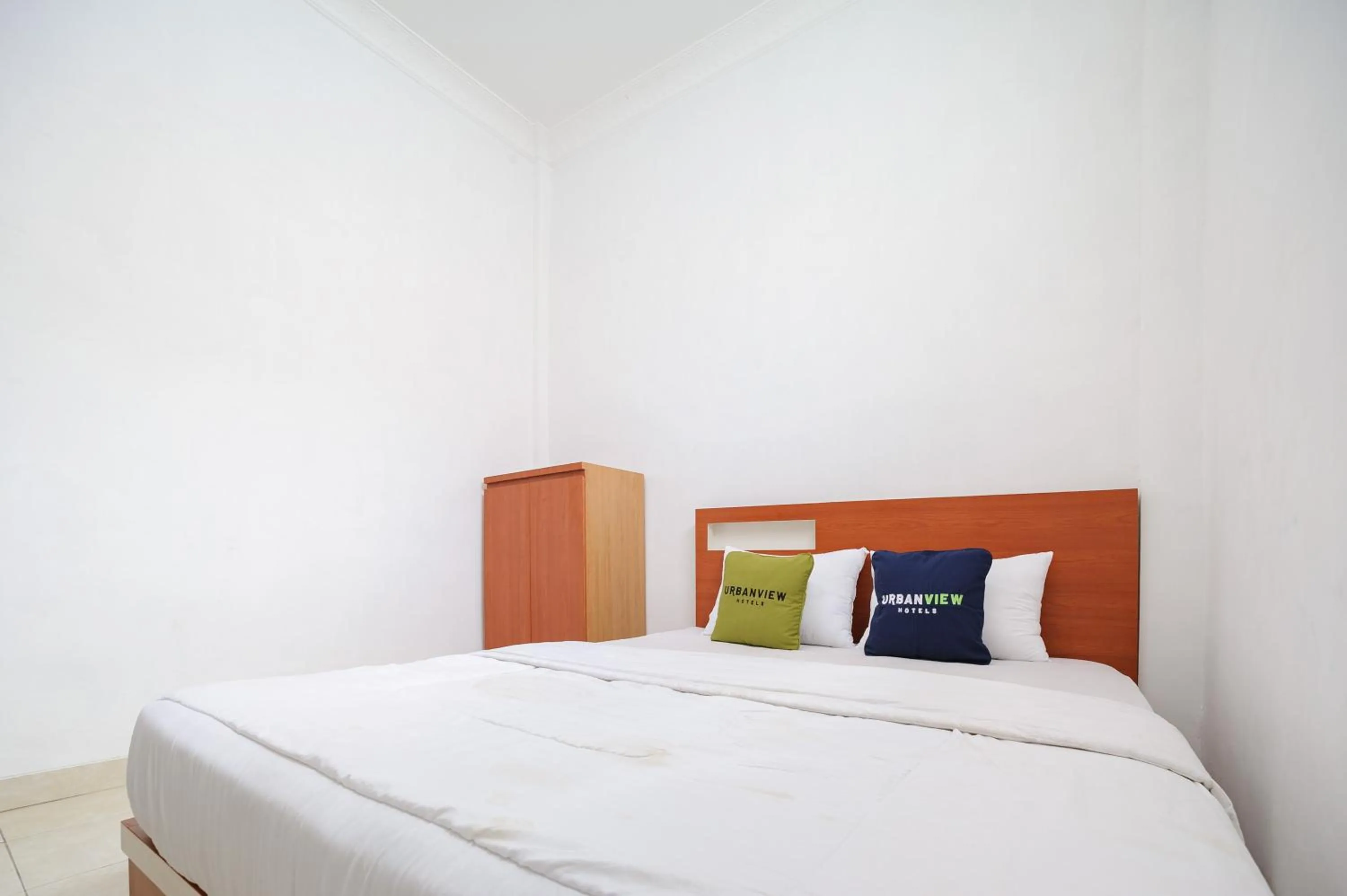 Bedroom, Bed in Urbanview GH Flamboyan 3 Syariah Lampung By RedDoorz