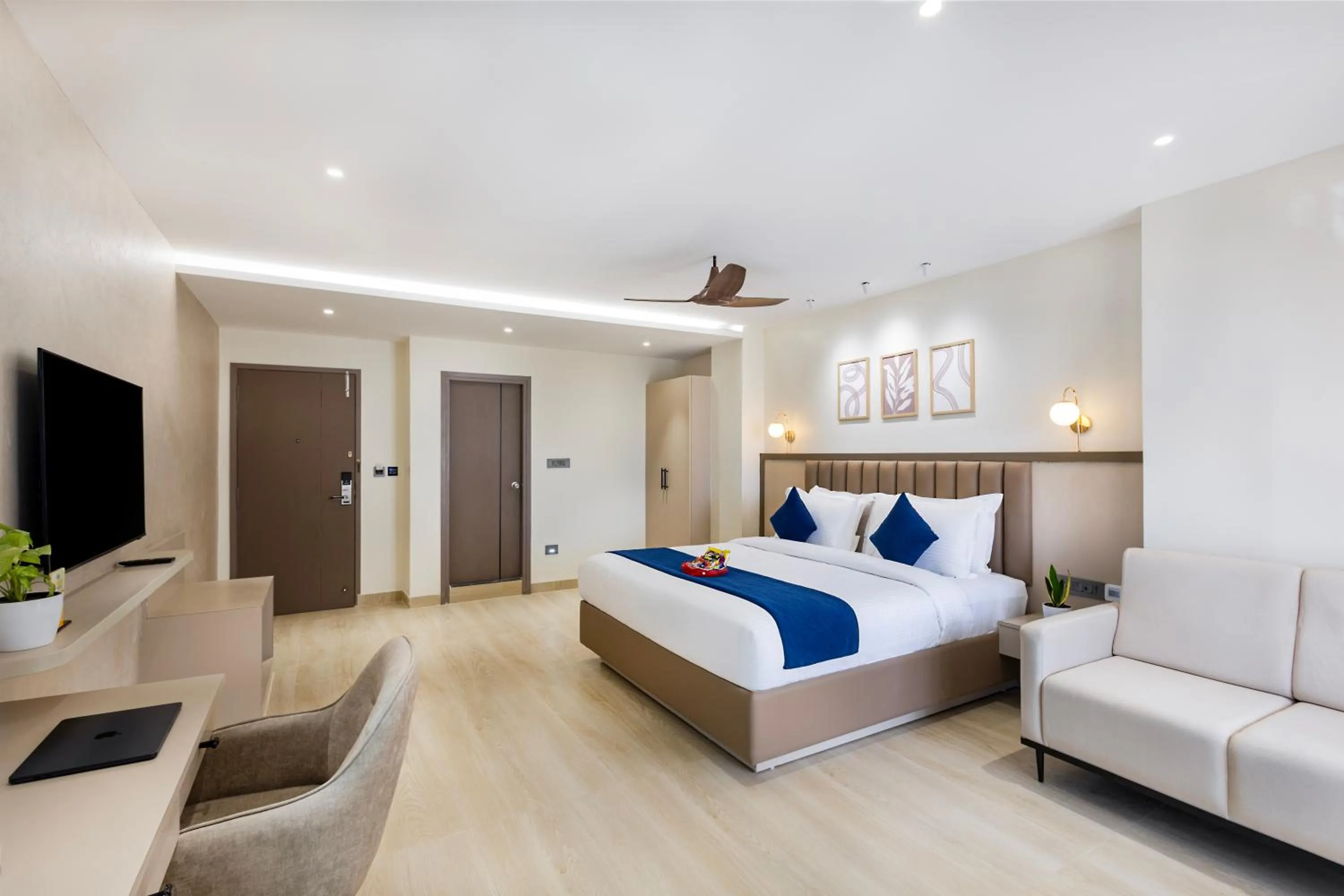 Photo of the whole room, Bed in Sunrise A Boutique Hotel, Kondapur - Gachibowli