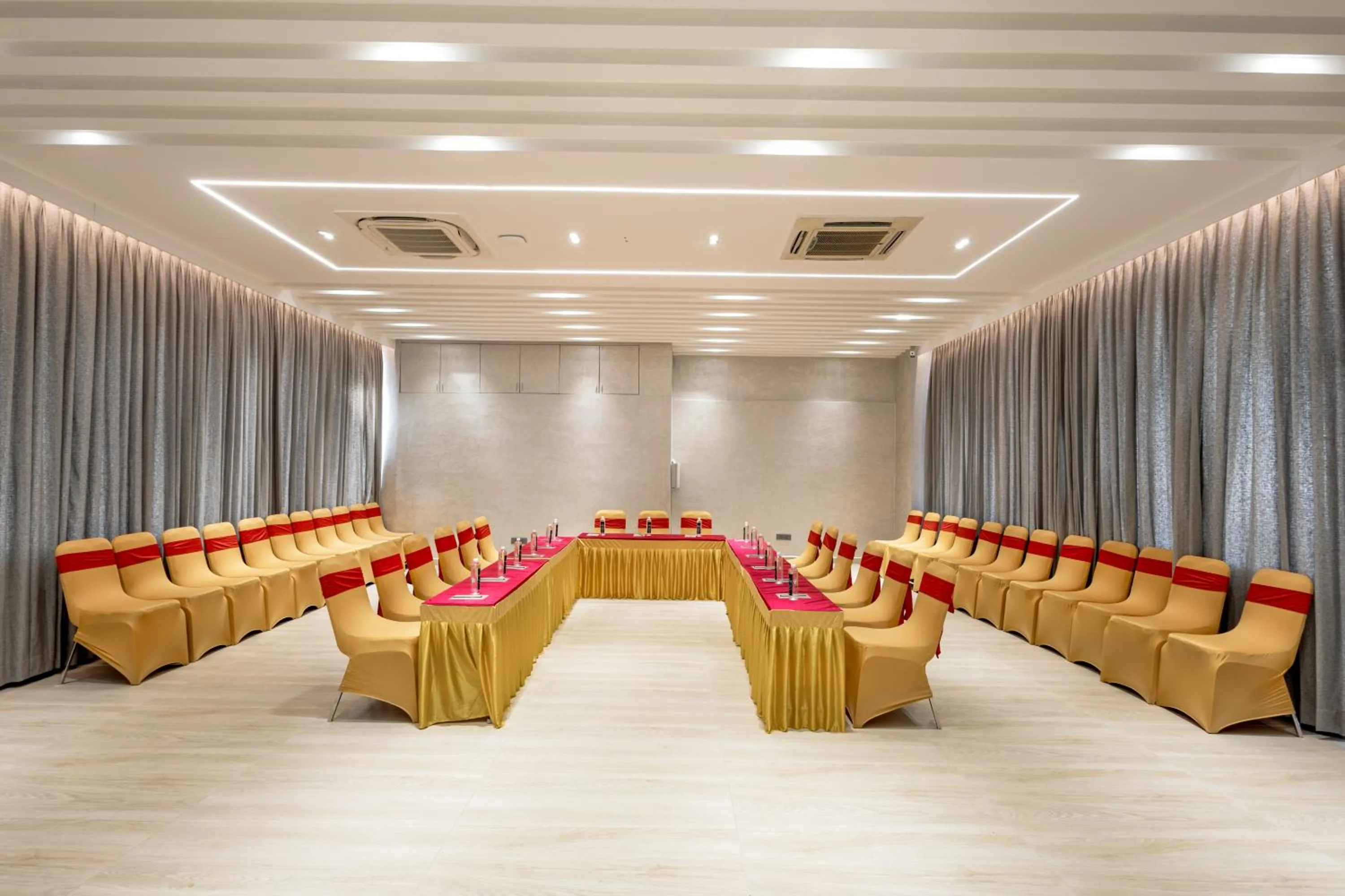Meeting/conference room in Sunrise A Boutique Hotel, Kondapur - Gachibowli