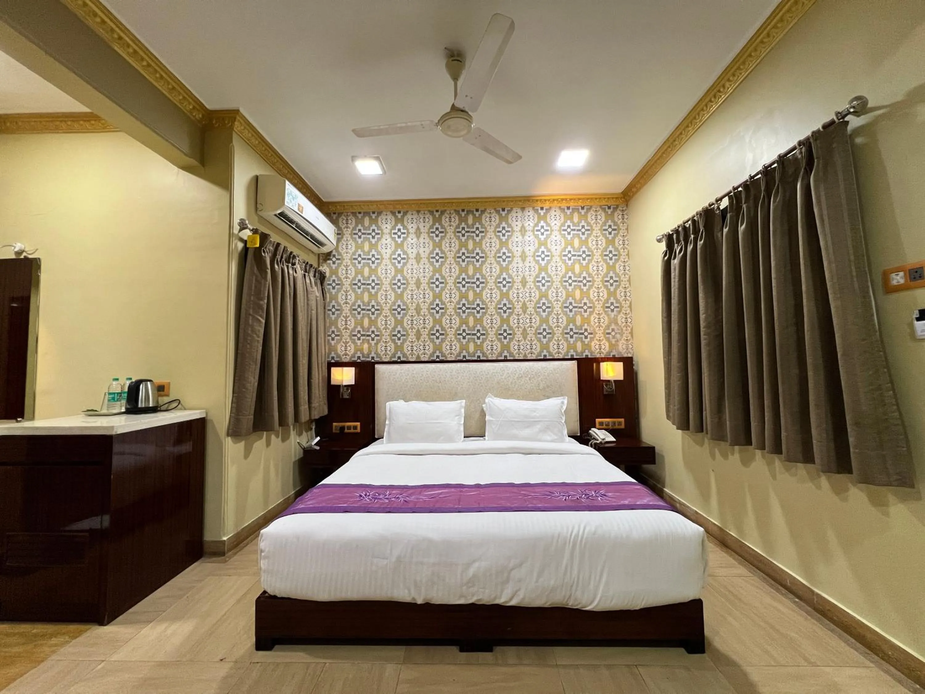 Bed in Aayush Resort Karjat