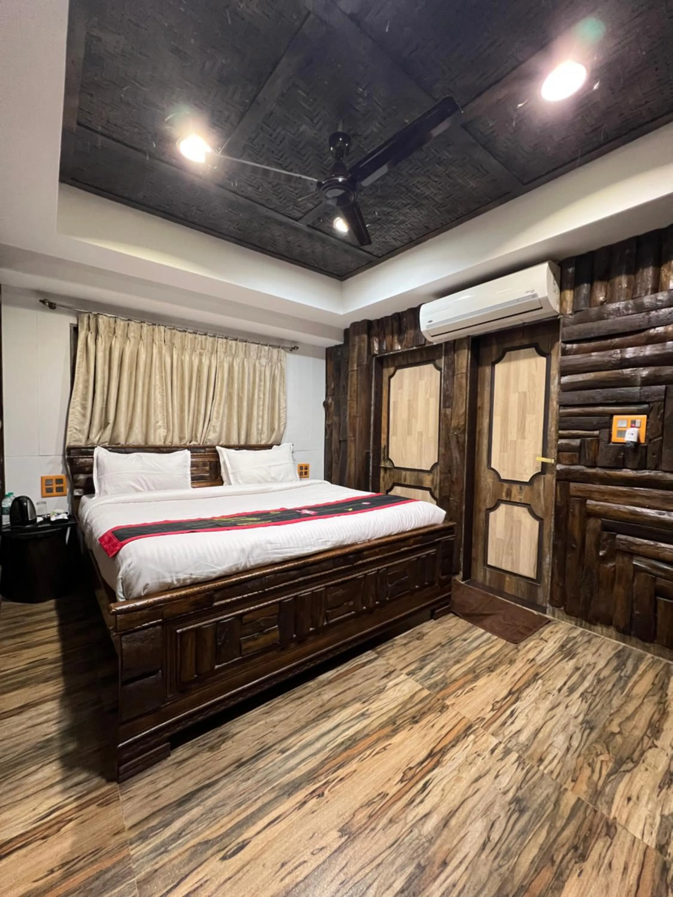 Bed in Aayush Resort Karjat