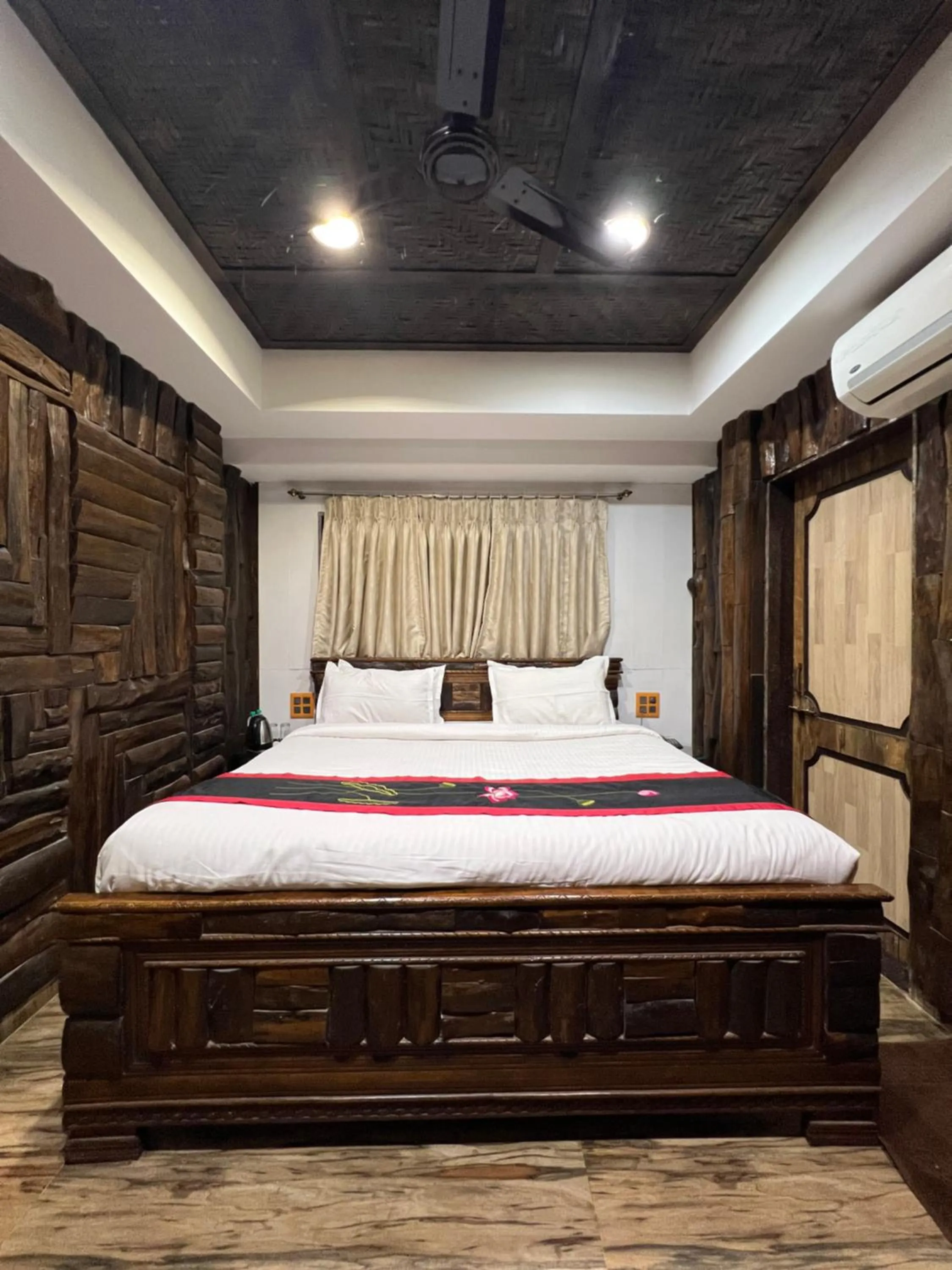 Bed in Aayush Resort Karjat