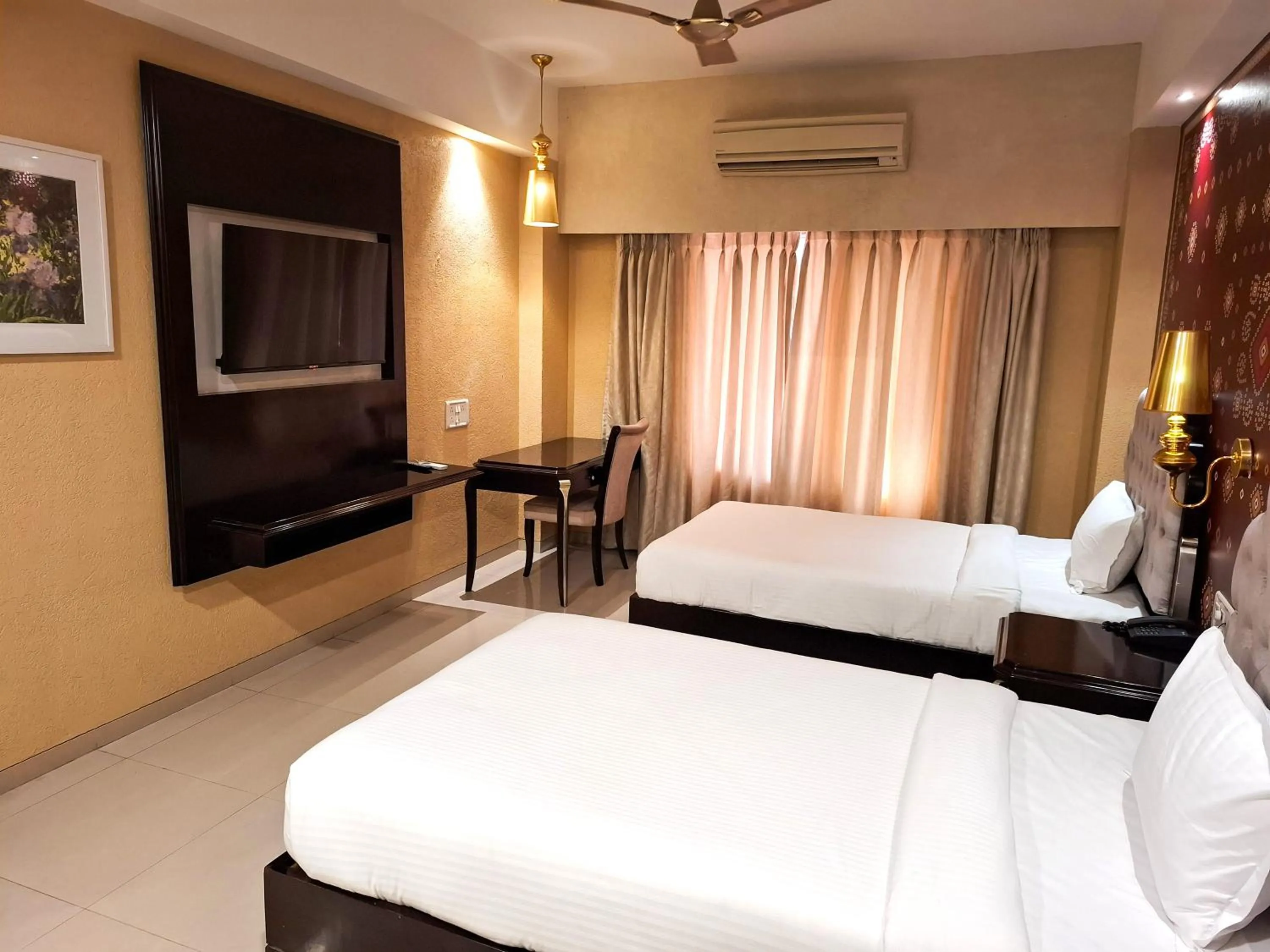 Bed in Aayush Resort Karjat