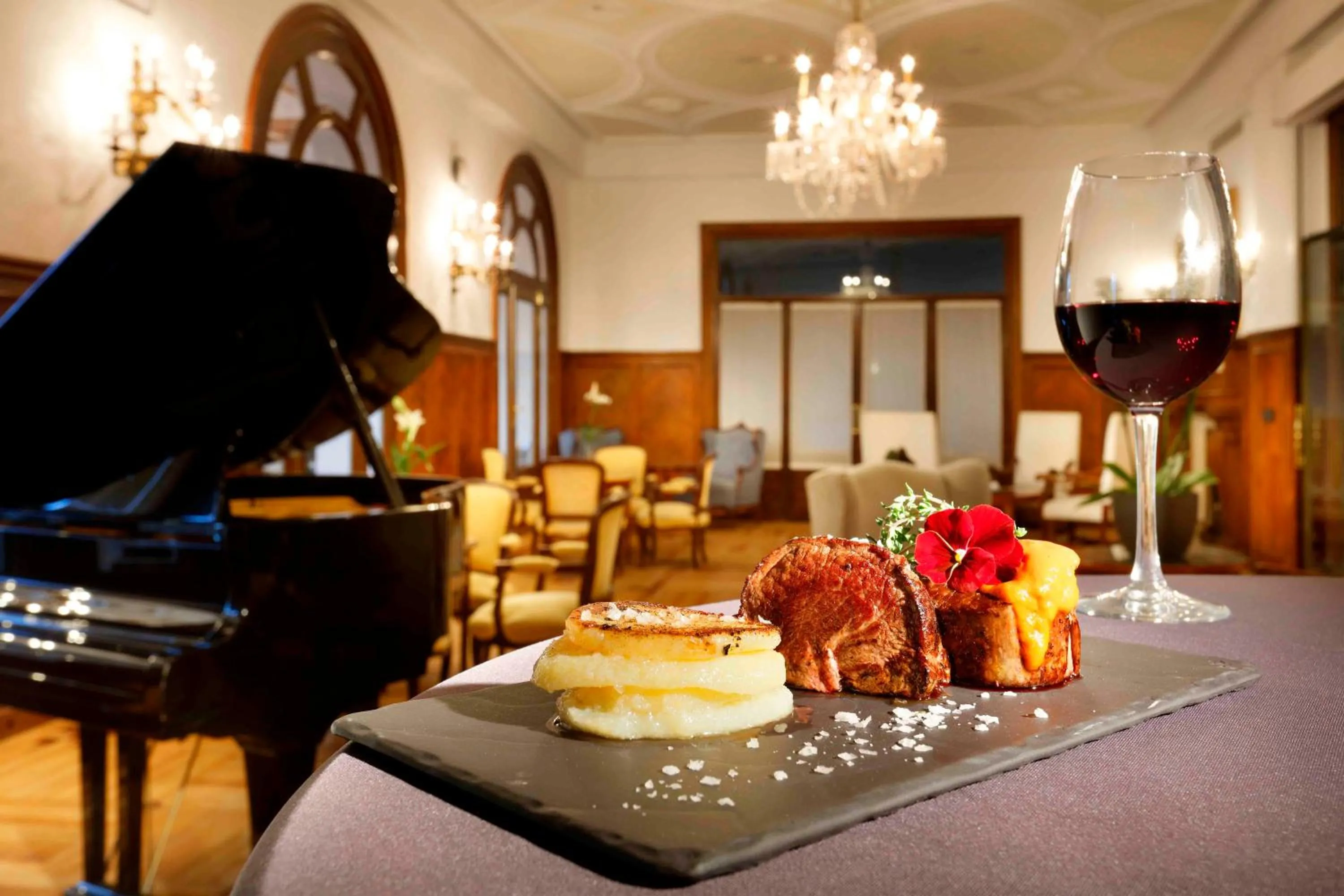 Restaurant/places to eat in Exe Victoria Palace