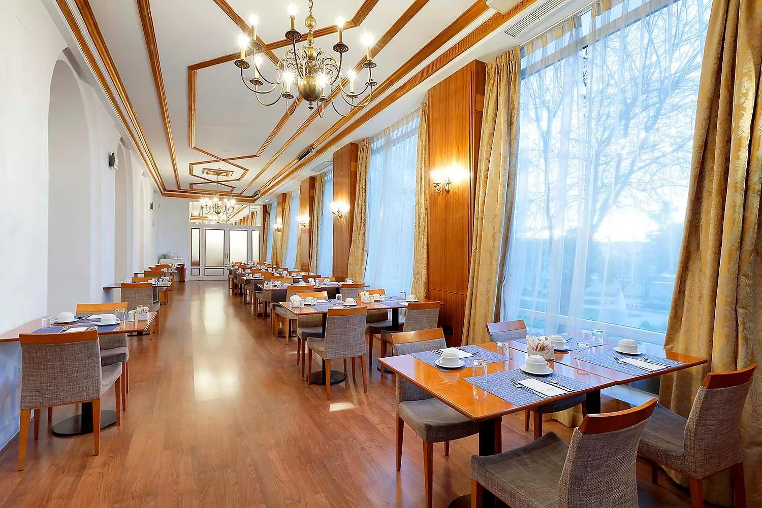 Lounge or bar in Exe Victoria Palace