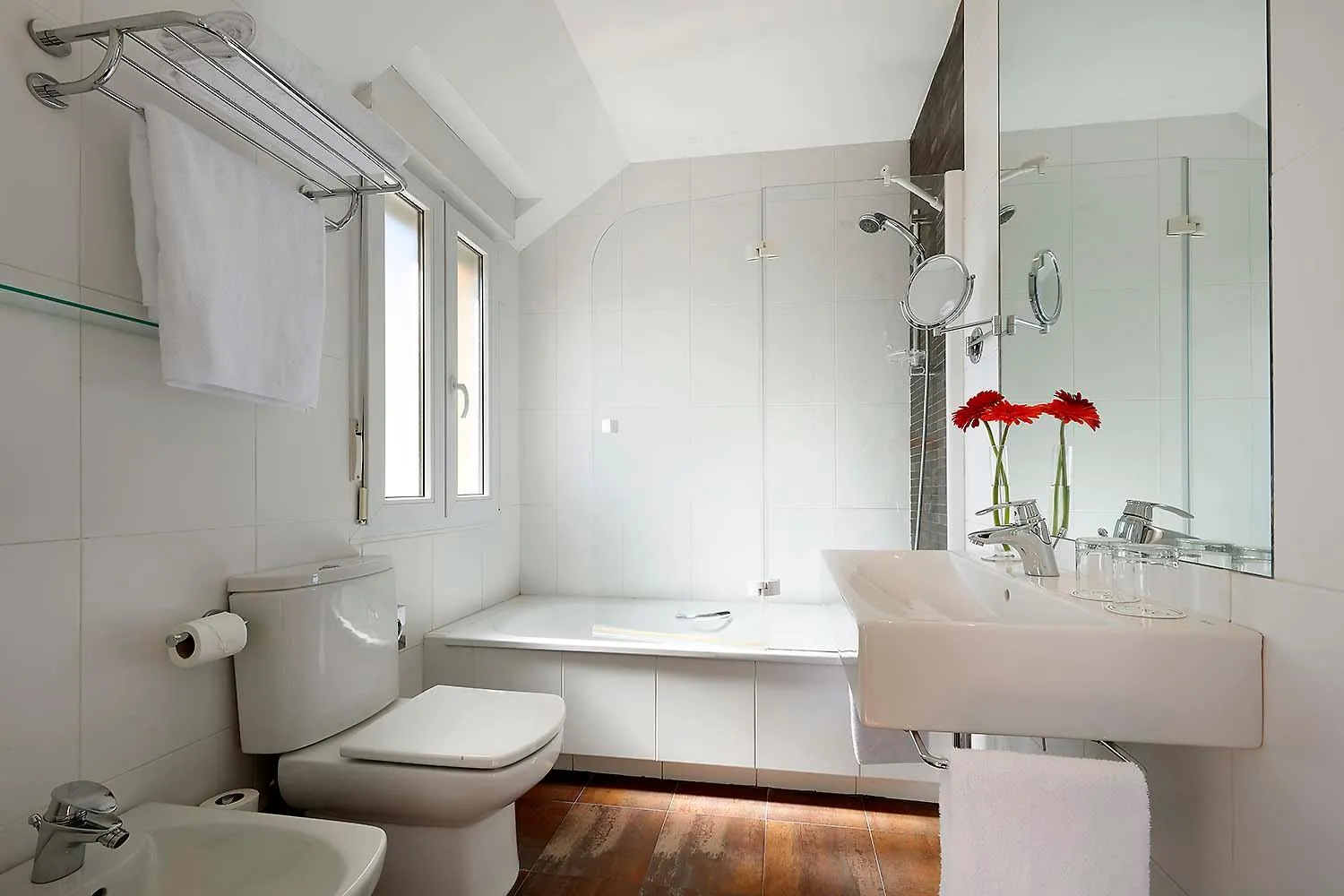 Bathroom in Exe Victoria Palace