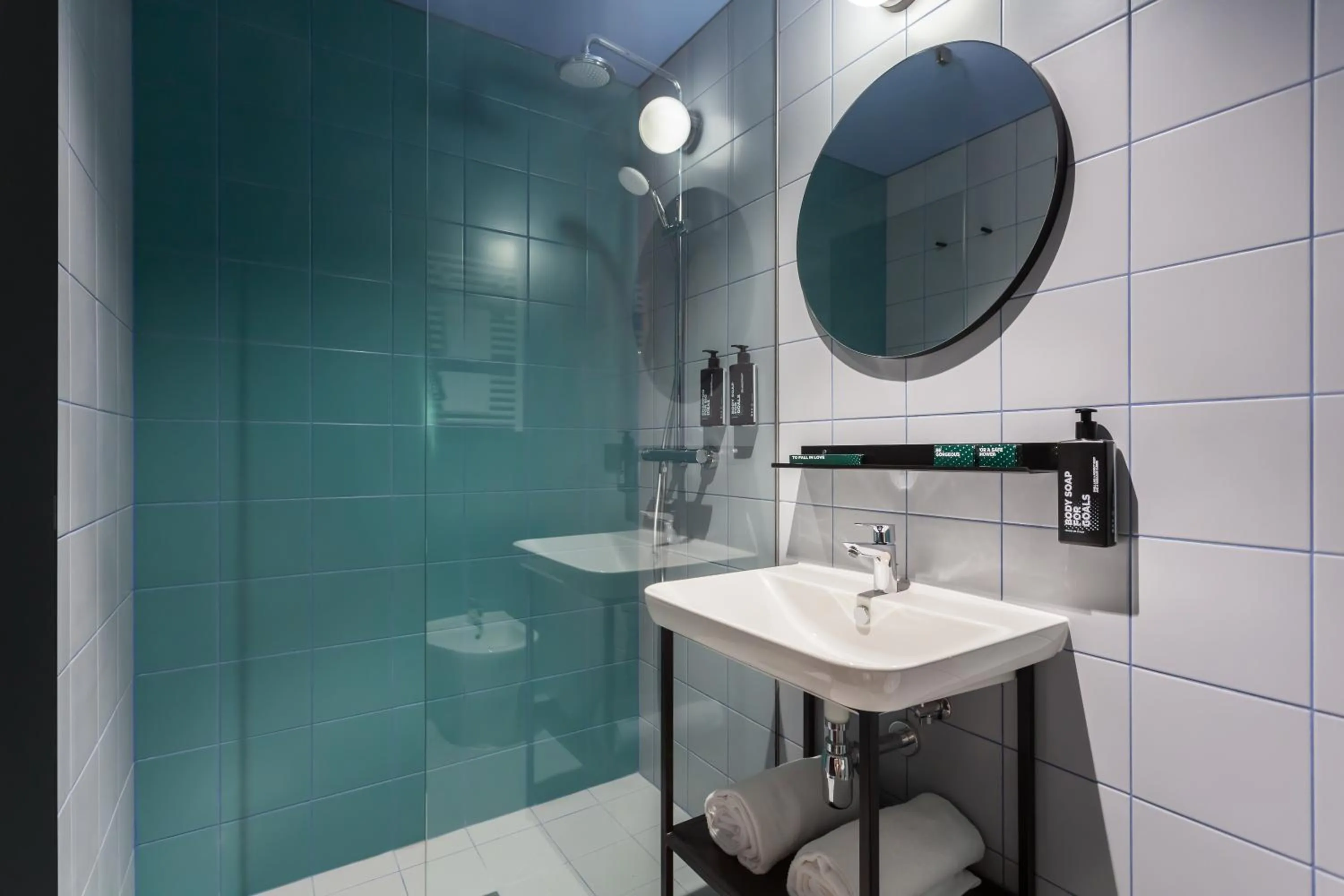 Bathroom in CX Milan NoM