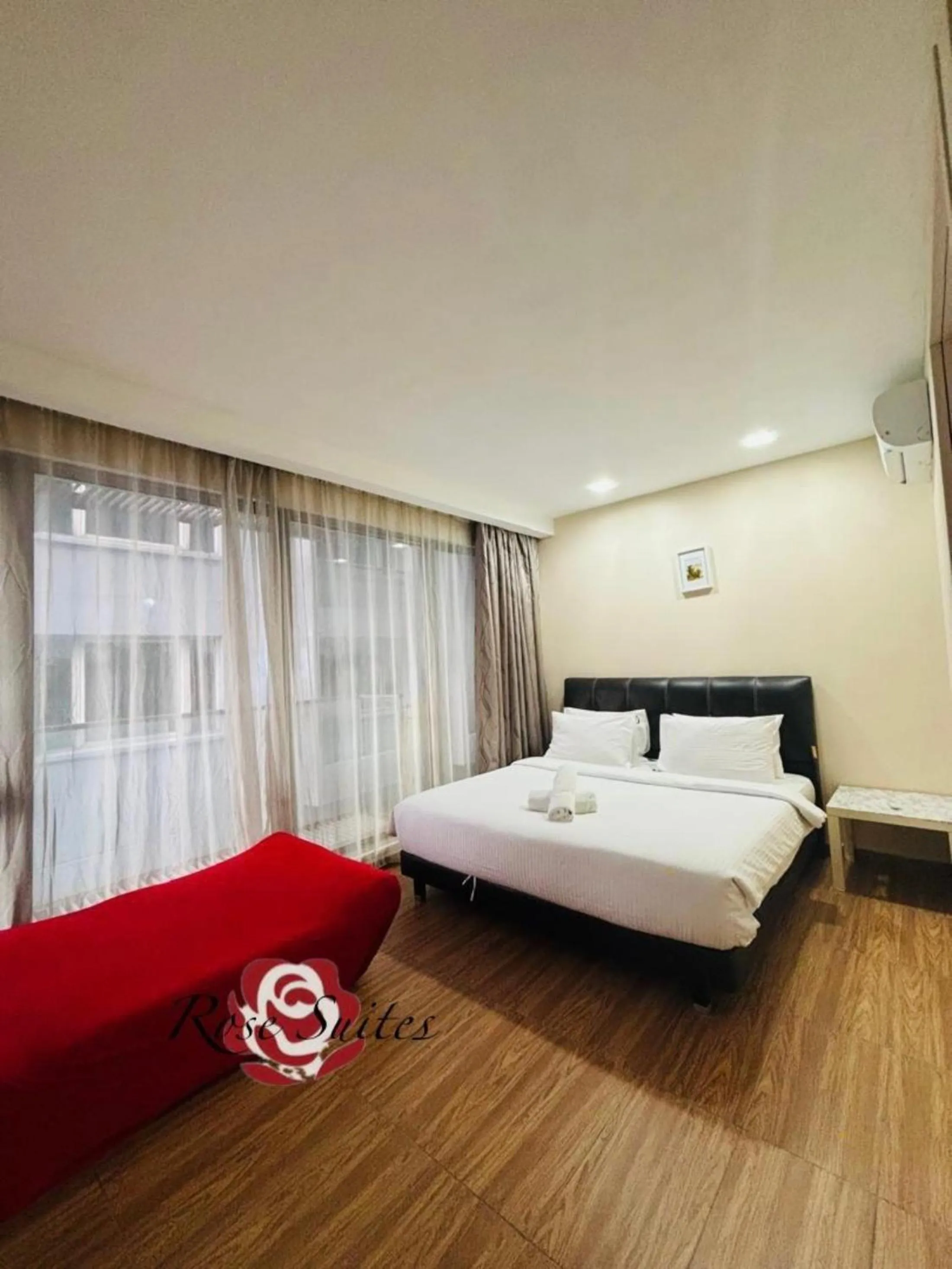 Superior Apartment with City View in Bukit Bintang Fairlane KLCC suites by Angel