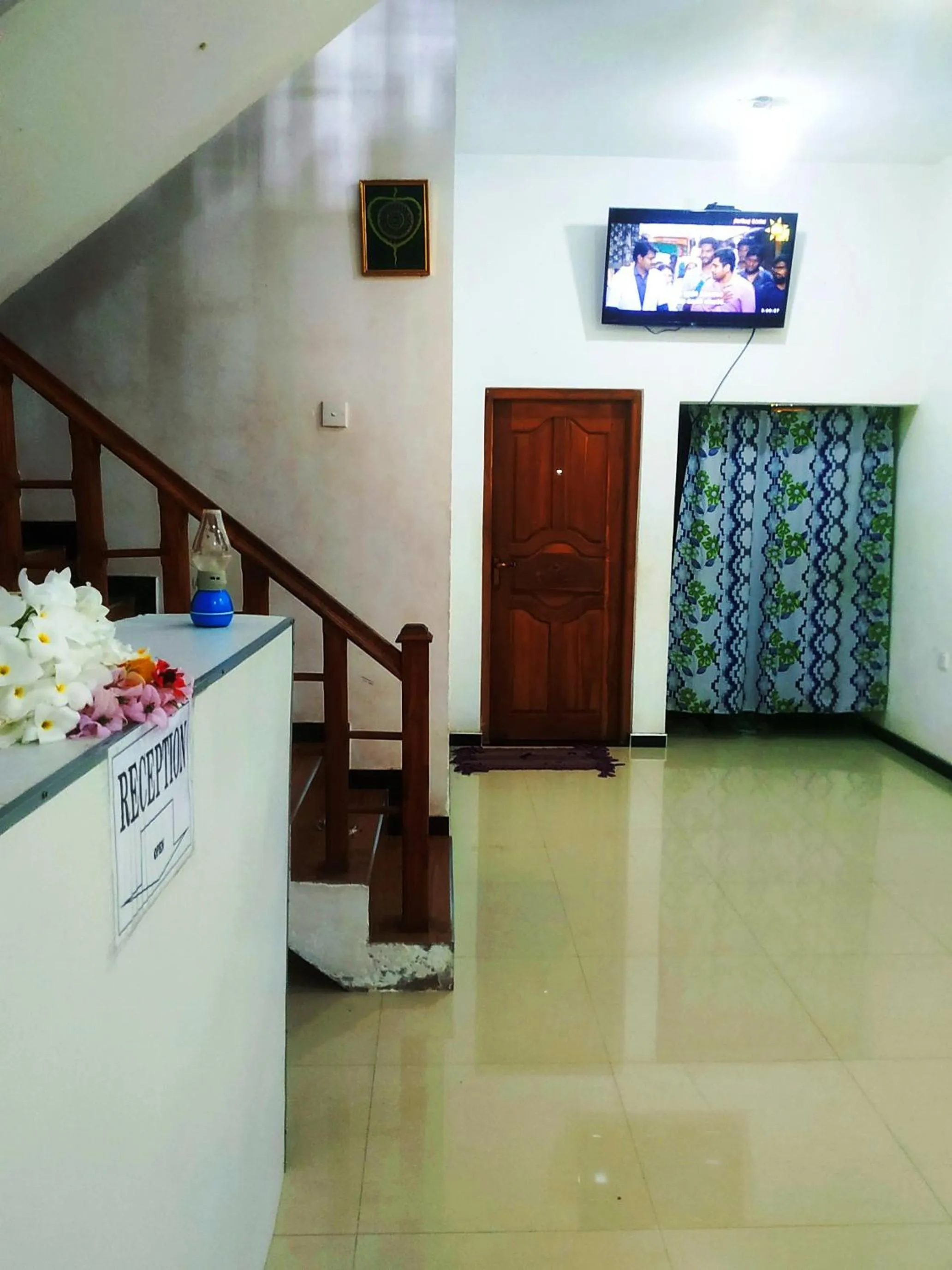 Communal lounge/ TV room in Green heaven safari resort Udawalawa