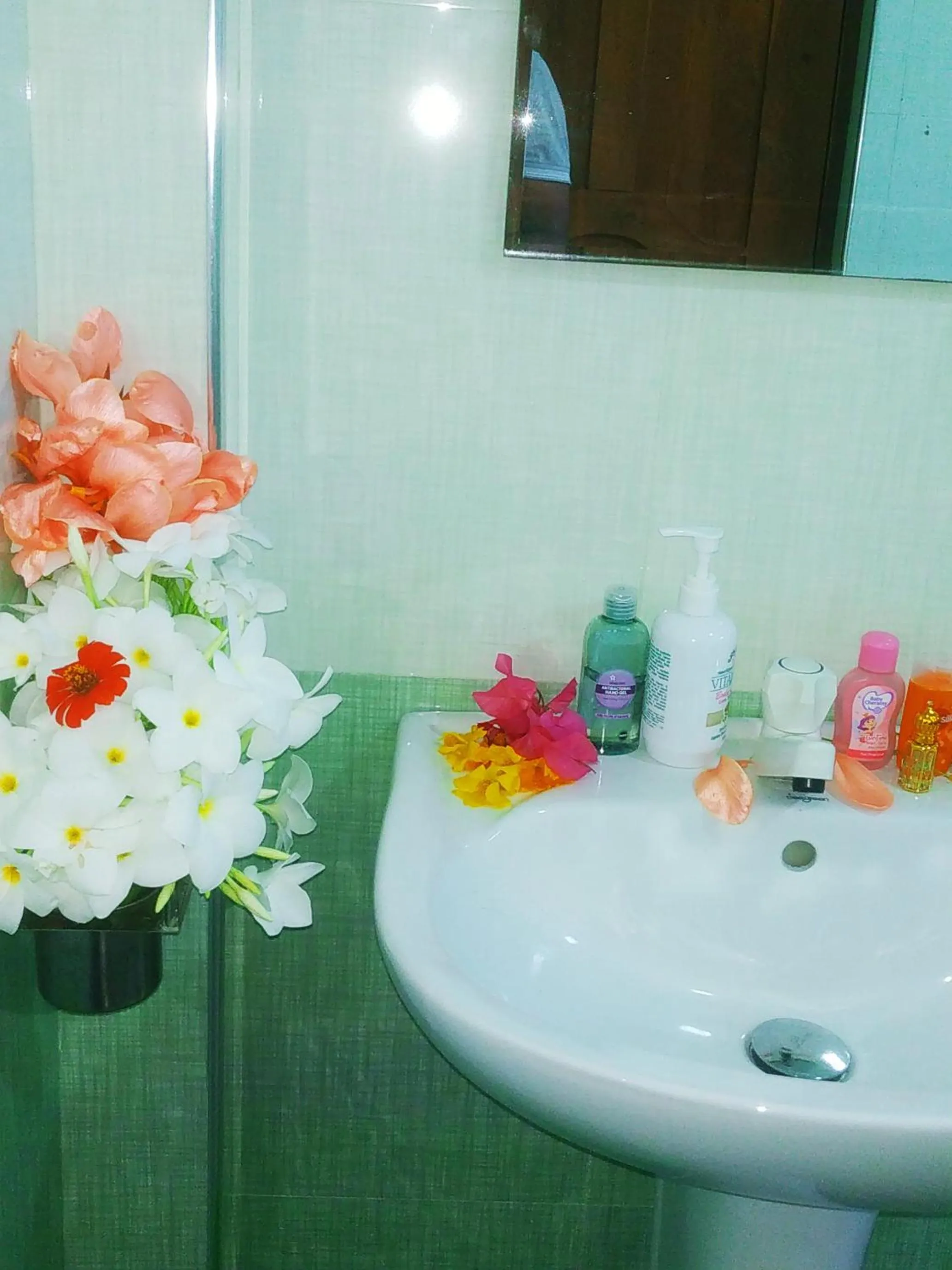 Bathroom in Green heaven safari resort Udawalawa