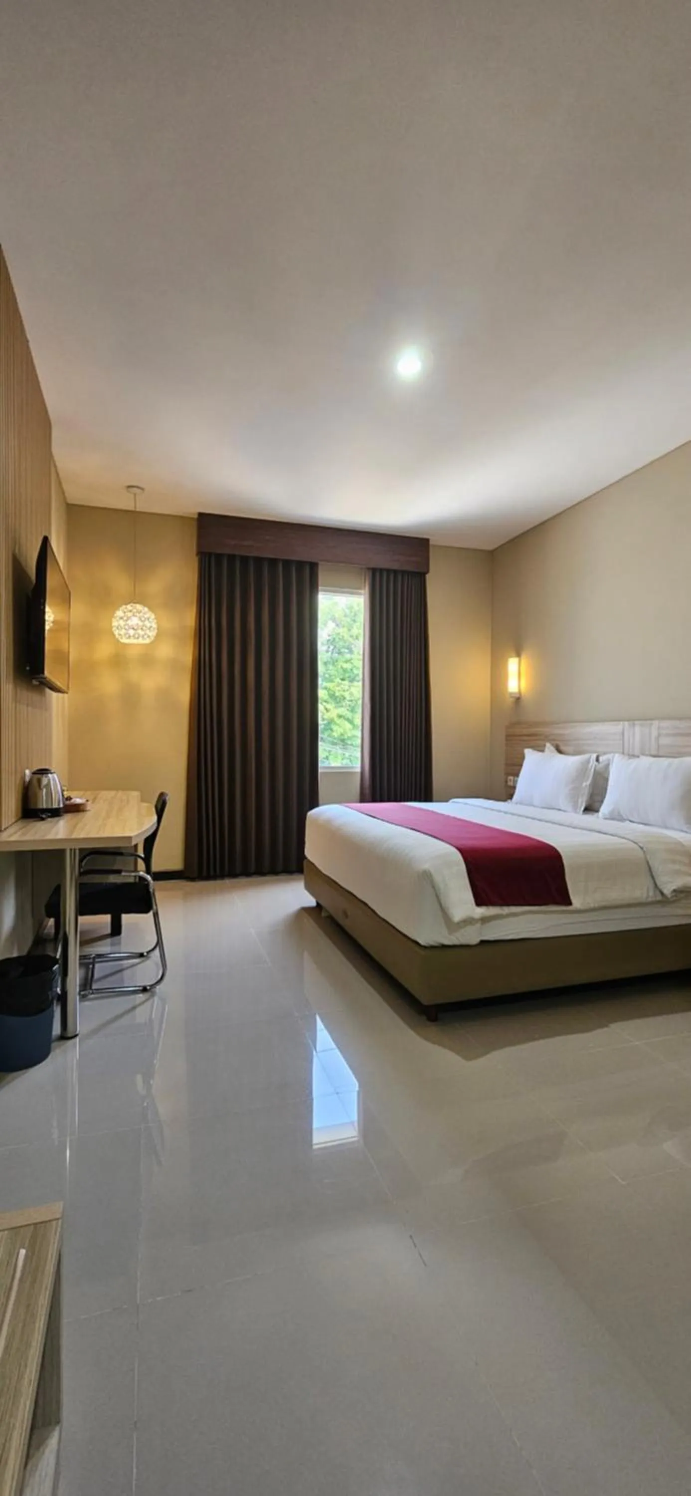Bedroom, Bed in Sunflower Hotel Syariah near Juanda Airport