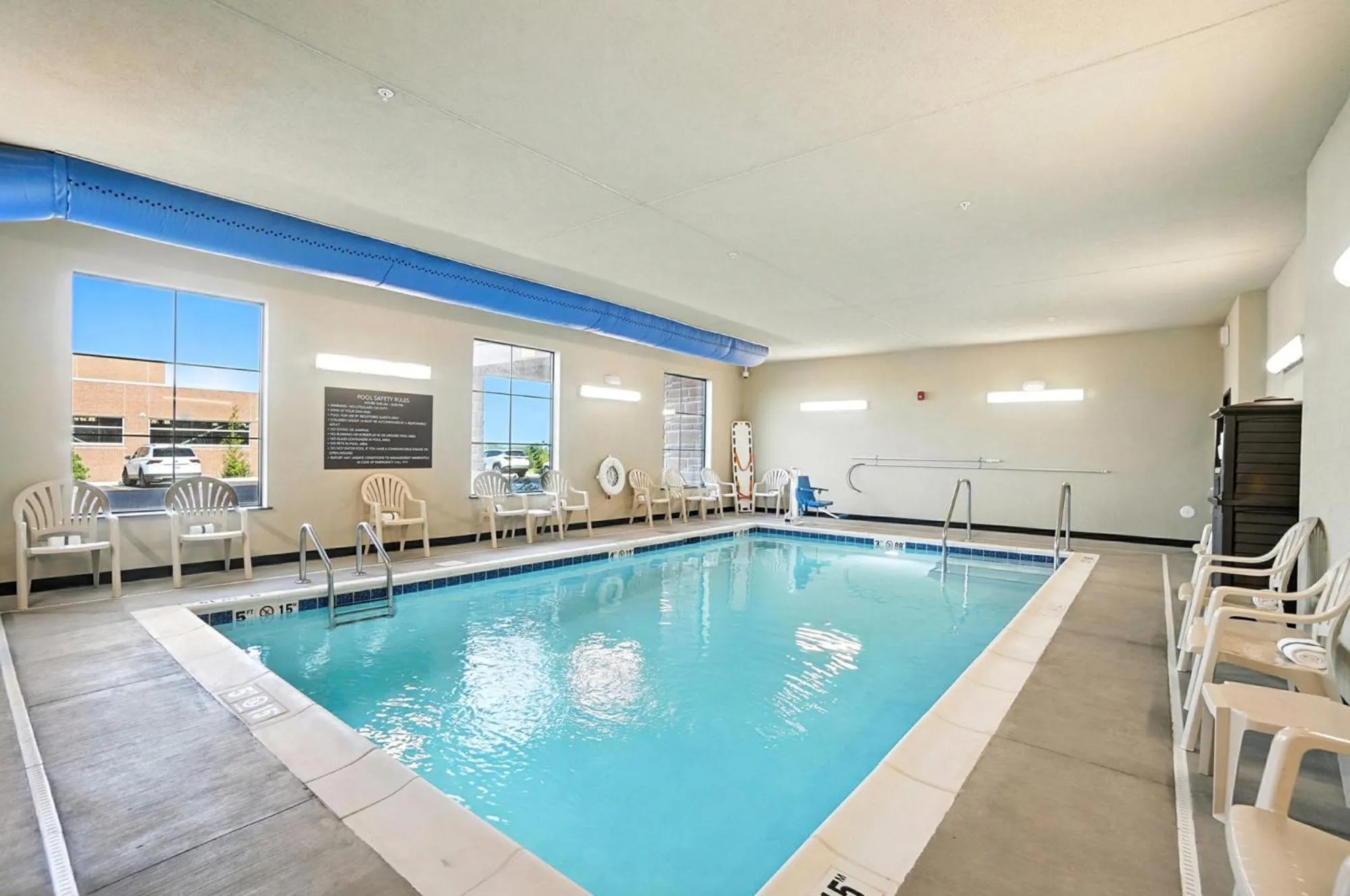 Swimming pool in Cobblestone Hotel & Suites - Bellefontaine