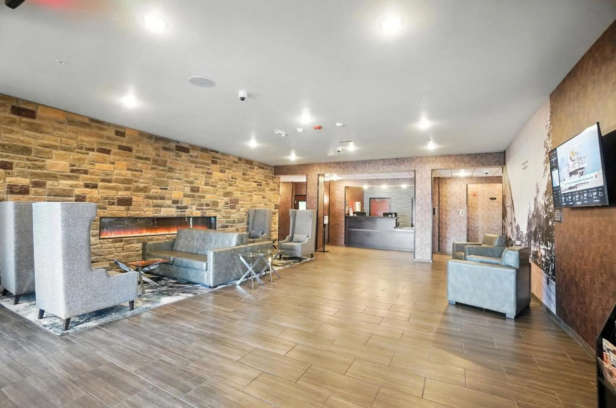 Lobby or reception in Cobblestone Hotel & Suites - Bellefontaine