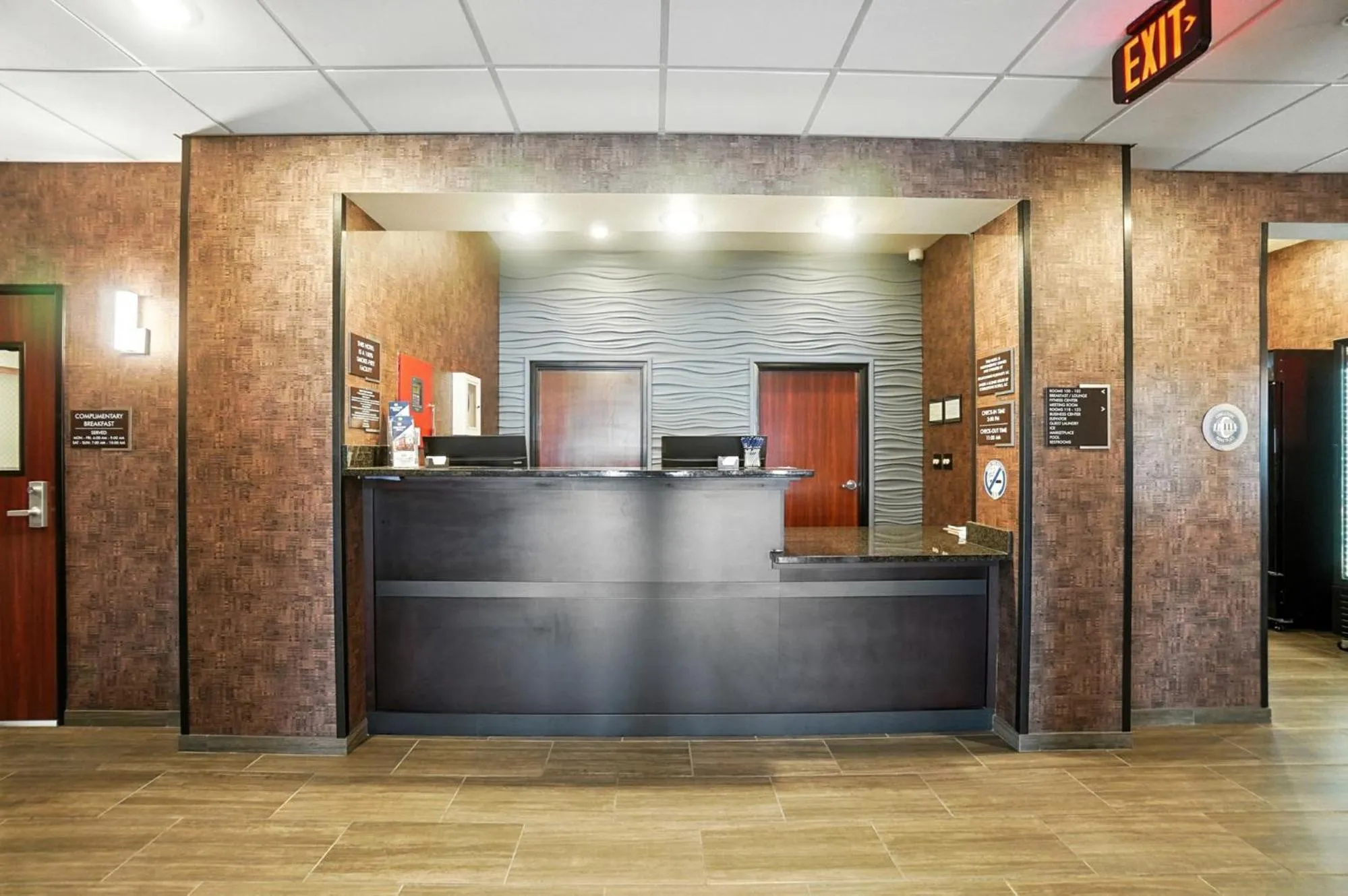 Lobby or reception in Cobblestone Hotel & Suites - Bellefontaine