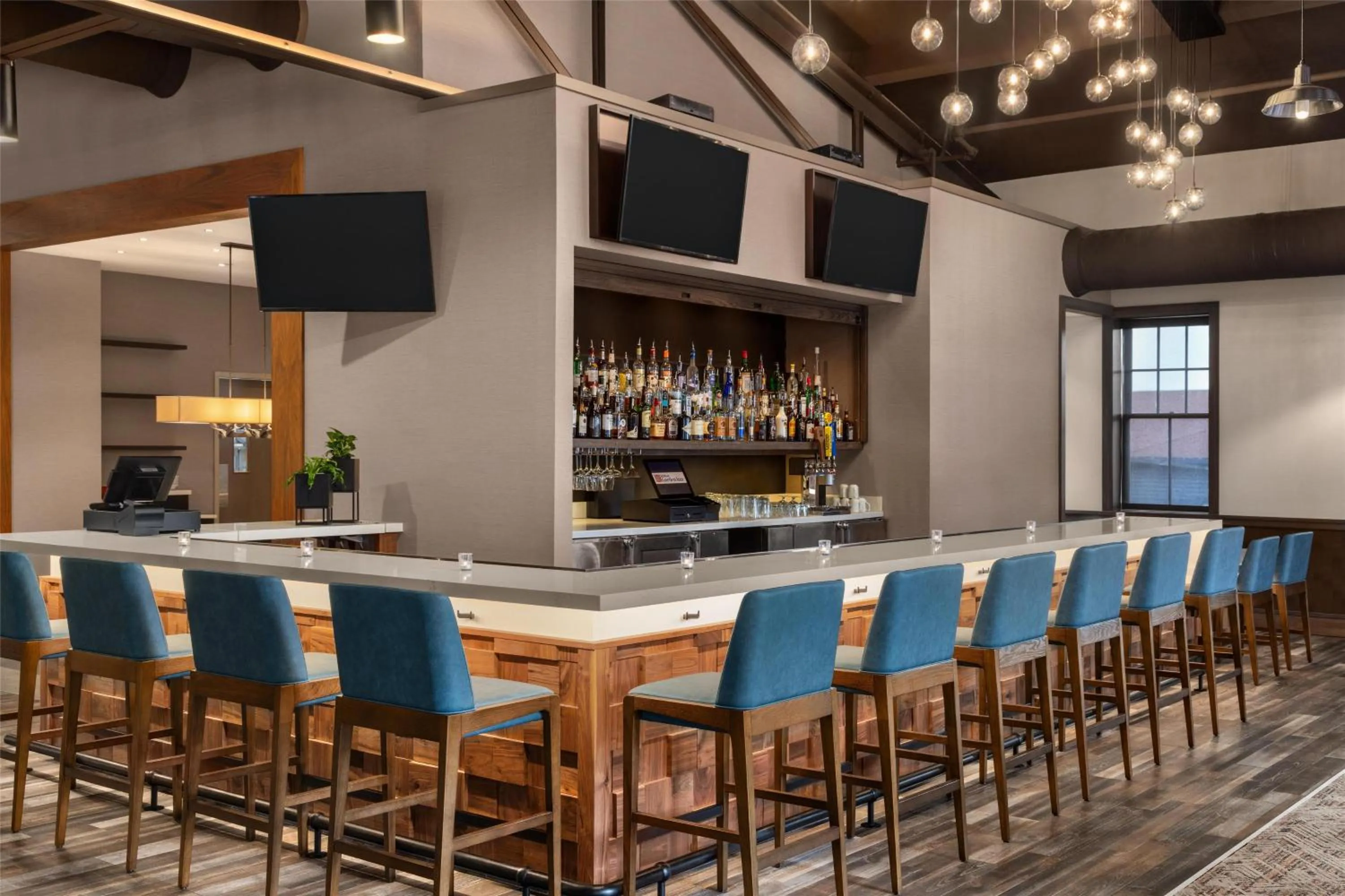 Restaurant/places to eat in Hilton Garden Inn Burlington Downtown