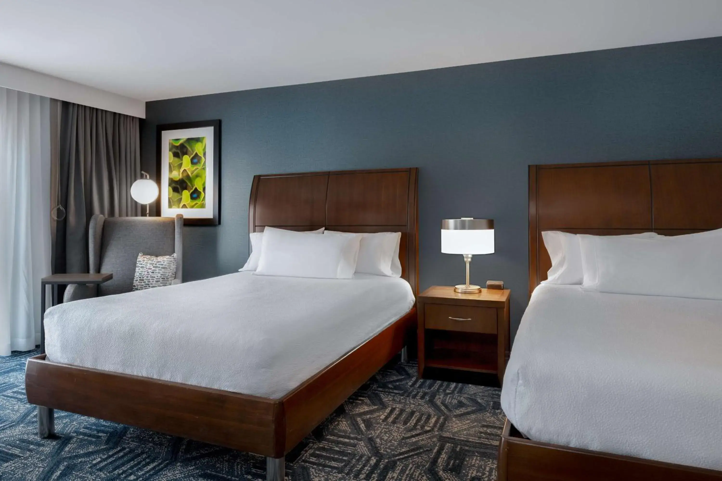 Queen Room with Two Queen Beds with Lake View in Hilton Garden Inn Burlington Downtown Queen Room with Two Queen Beds with Lake View in Hilton Garden Inn Burlington Downtown