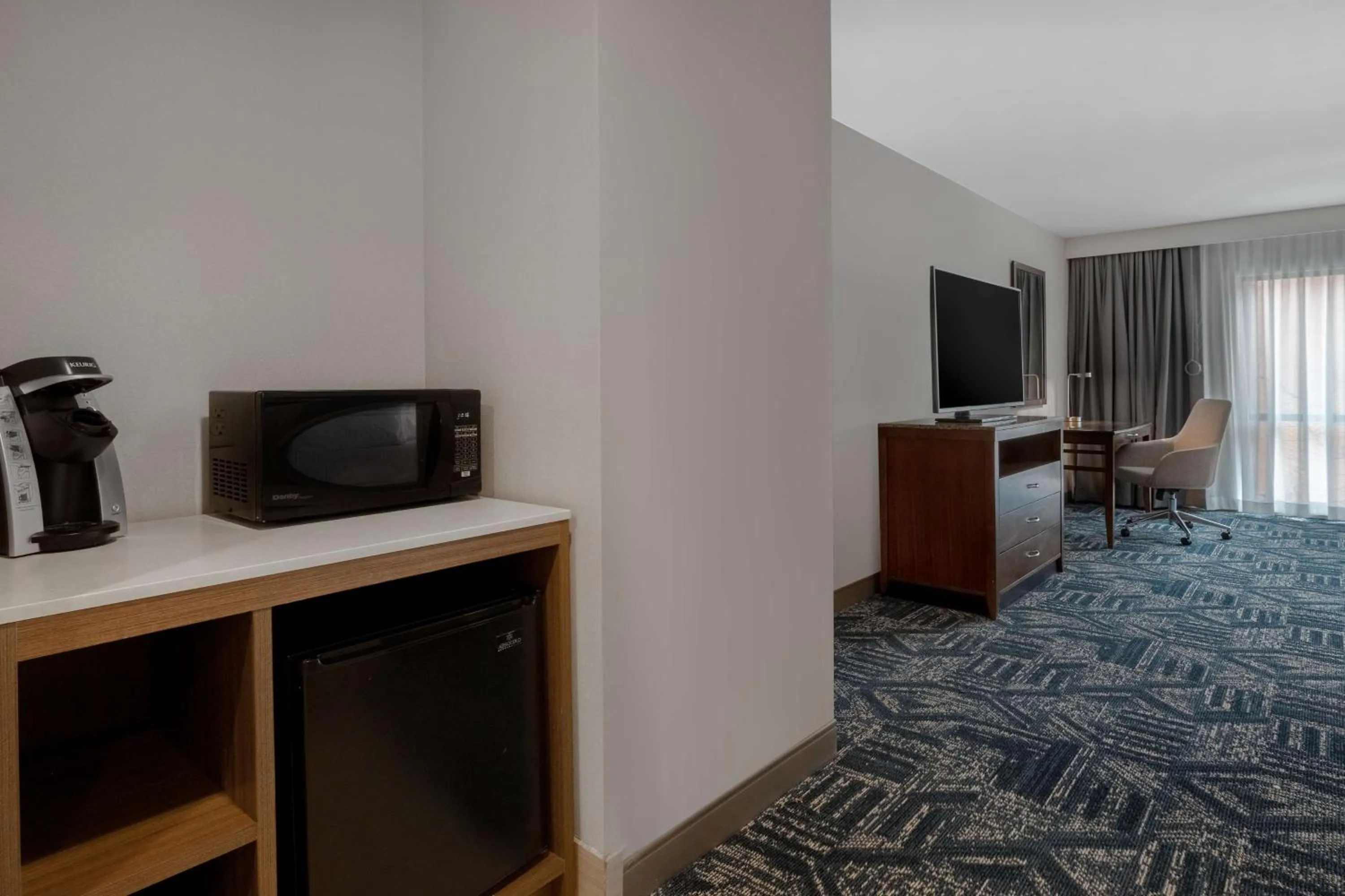 Bedroom in Hilton Garden Inn Burlington Downtown