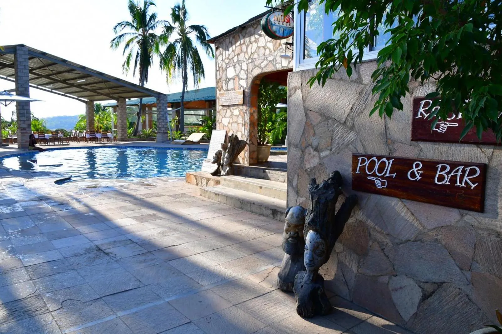 Swimming pool in Lake Safari Lodge