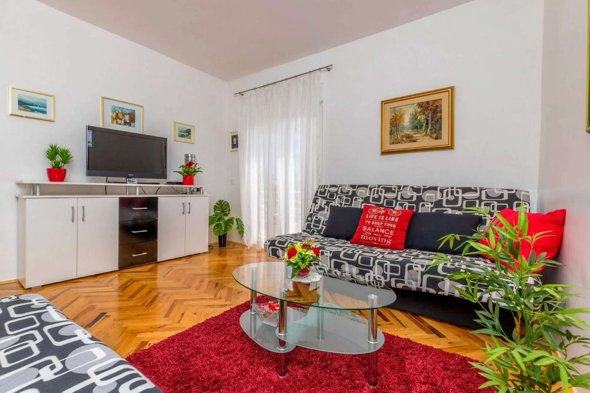 TV and multimedia in Apartments Kremenici
