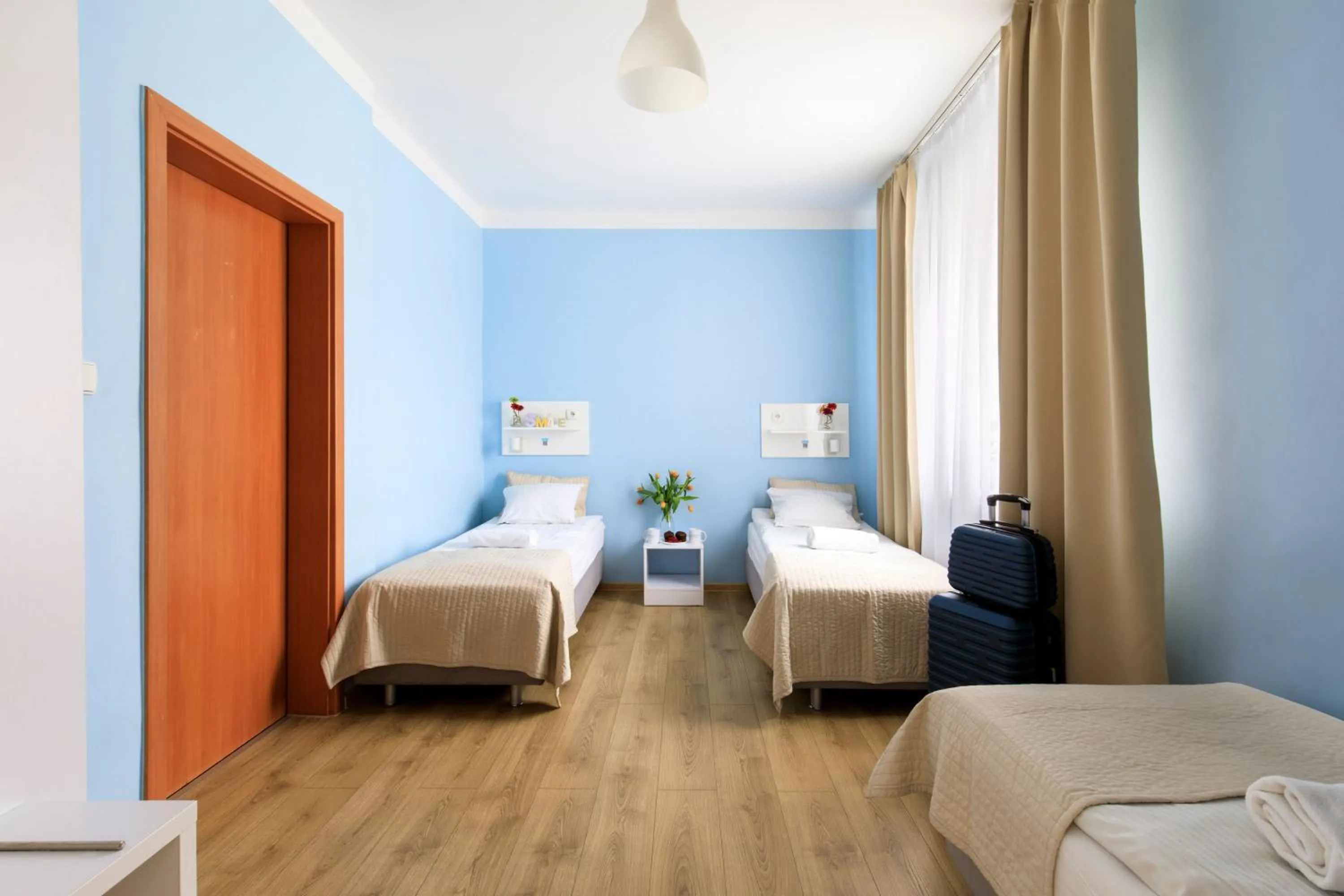 Photo of the whole room, Bed in Freedom Hostel