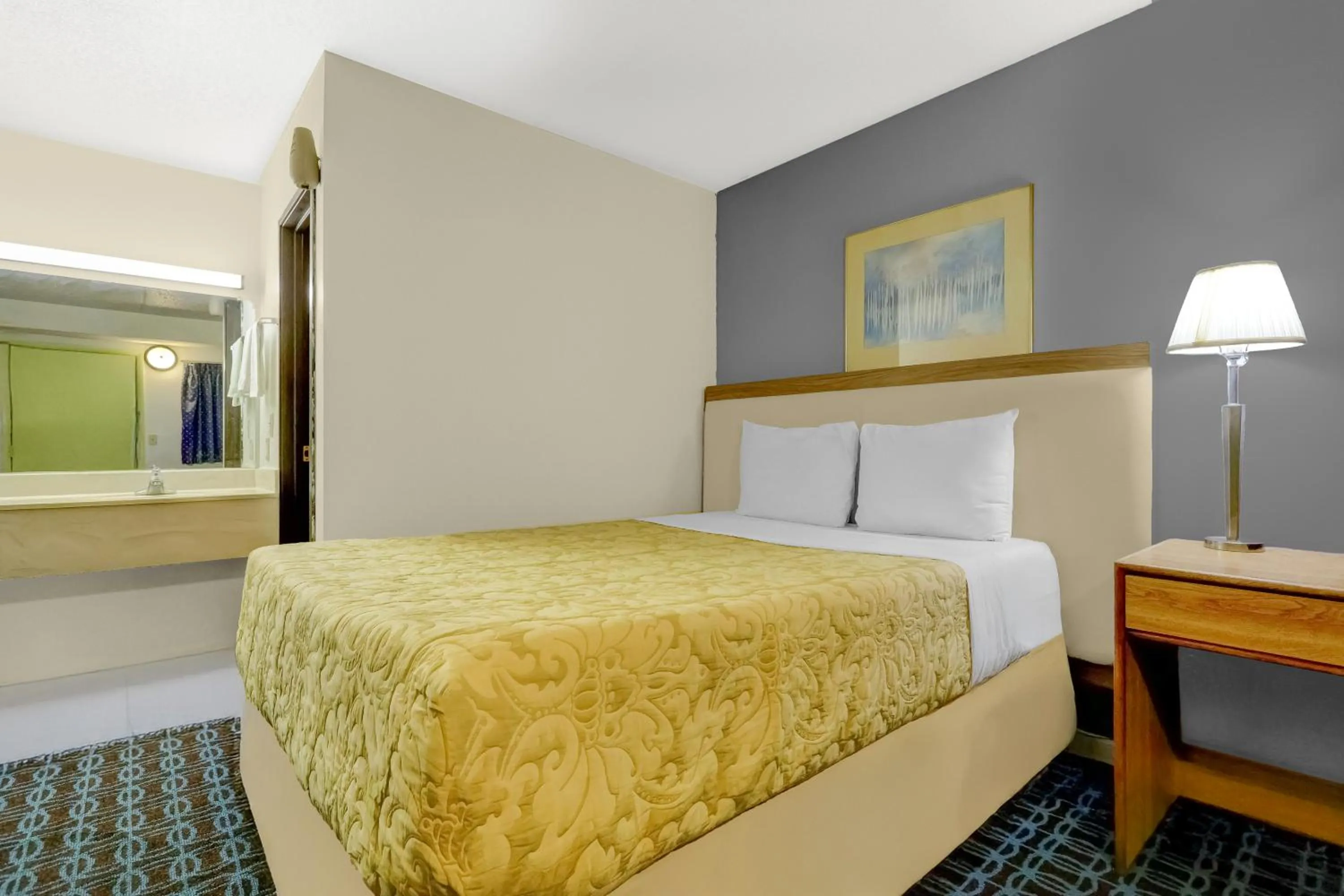 Bedroom, Bed in Brookville Inn By OYO Near Dayton International Airport