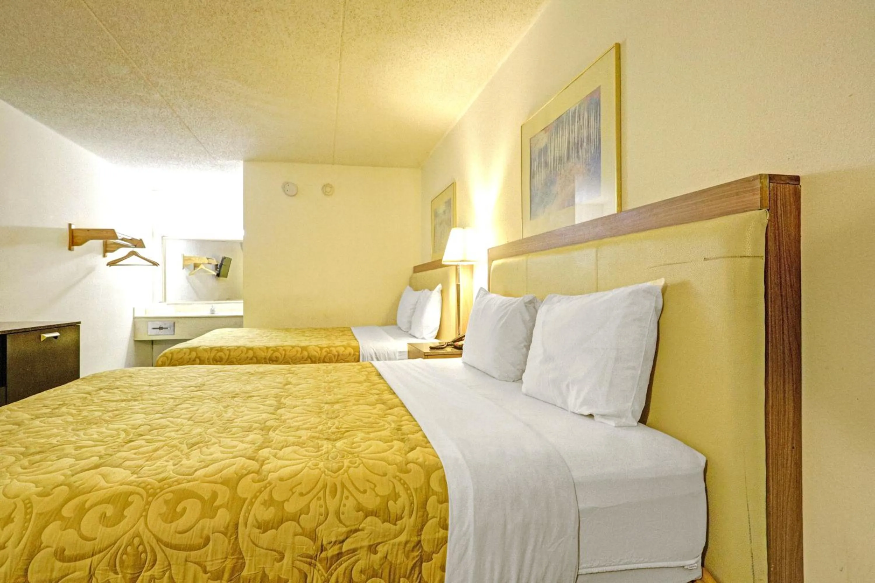 Bedroom, Bed in Brookville Inn By OYO Near Dayton International Airport
