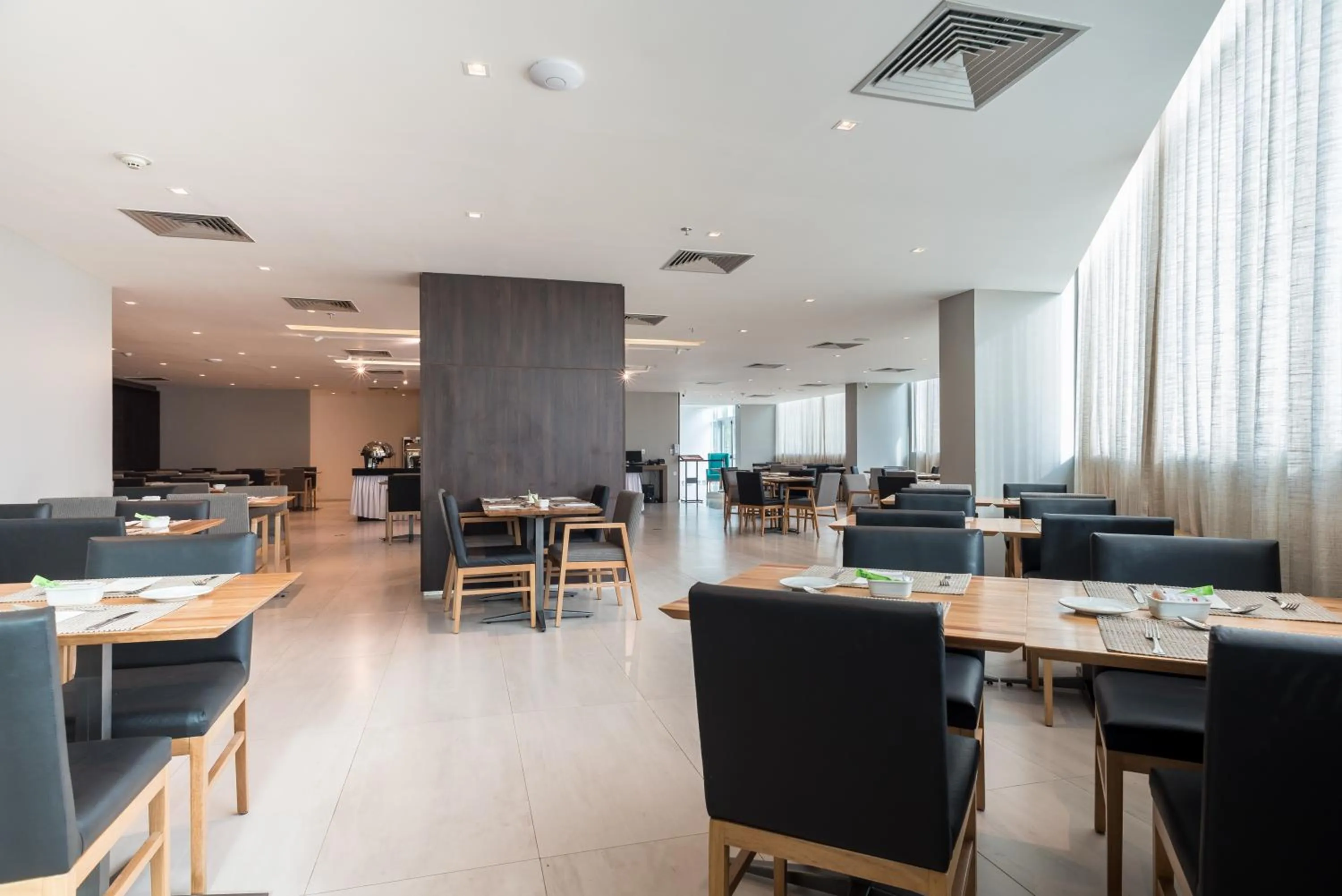 Restaurant/places to eat in Américas Barra Hotel