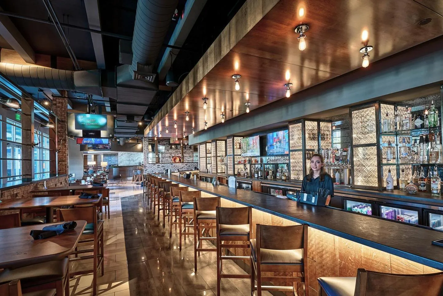 Lounge or bar in Sheraton Mesa Hotel at Wrigleyville West