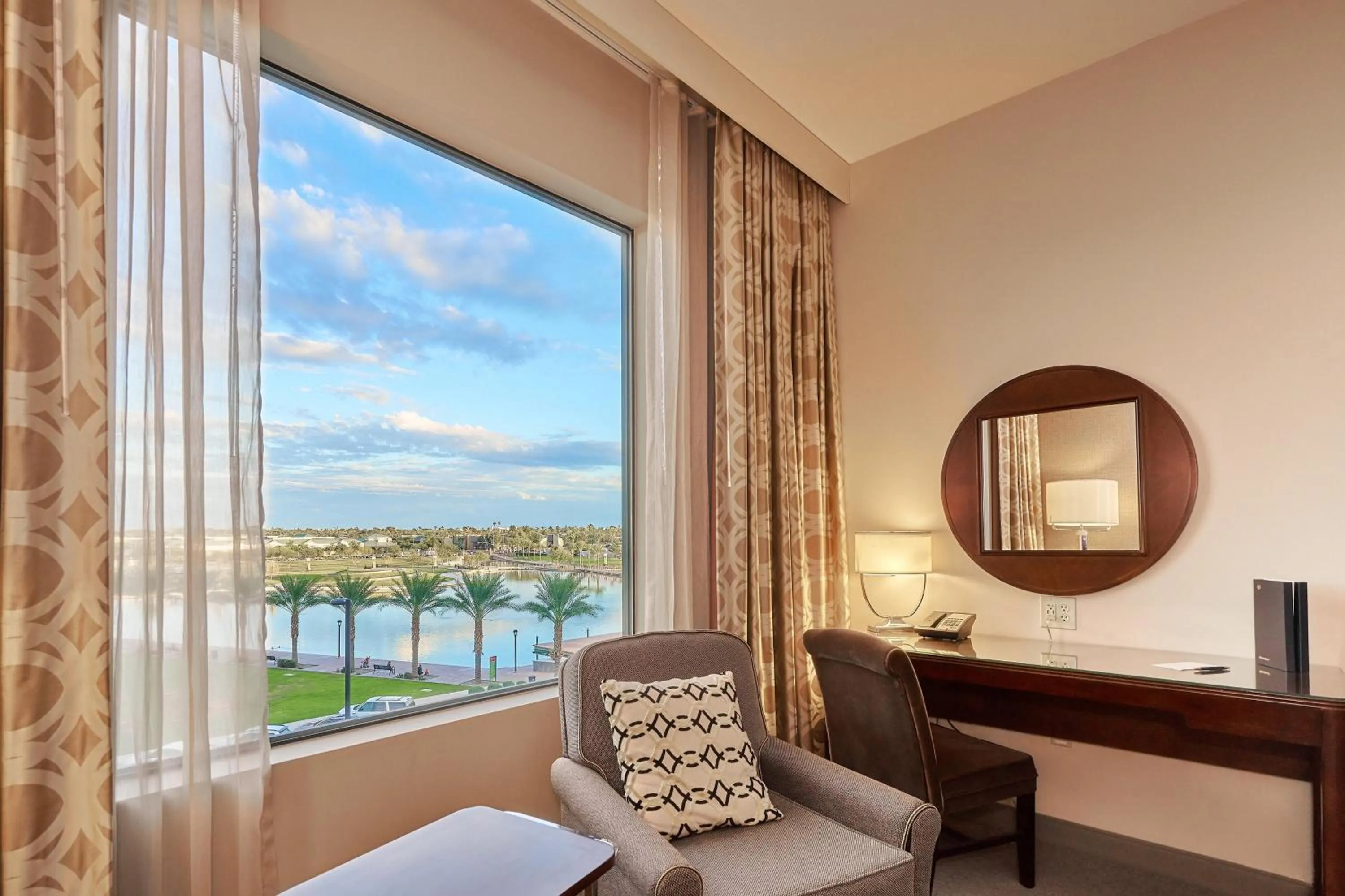 Photo of the whole room in Sheraton Mesa Hotel at Wrigleyville West