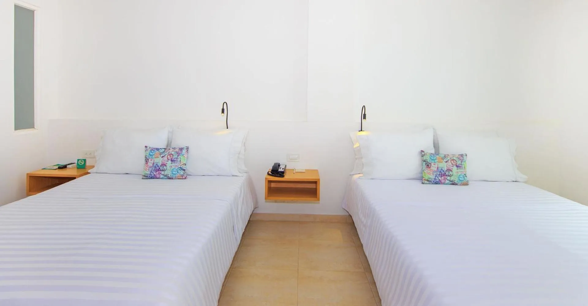 Photo of the whole room, Bed in Del Mar Hotel