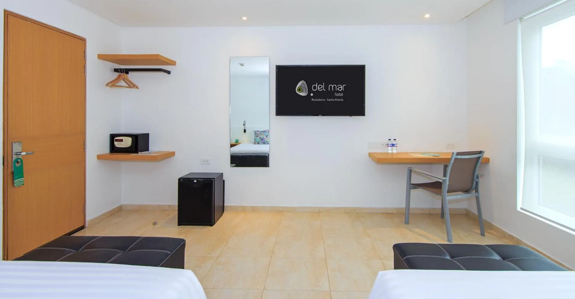 Photo of the whole room, Bed in Del Mar Hotel