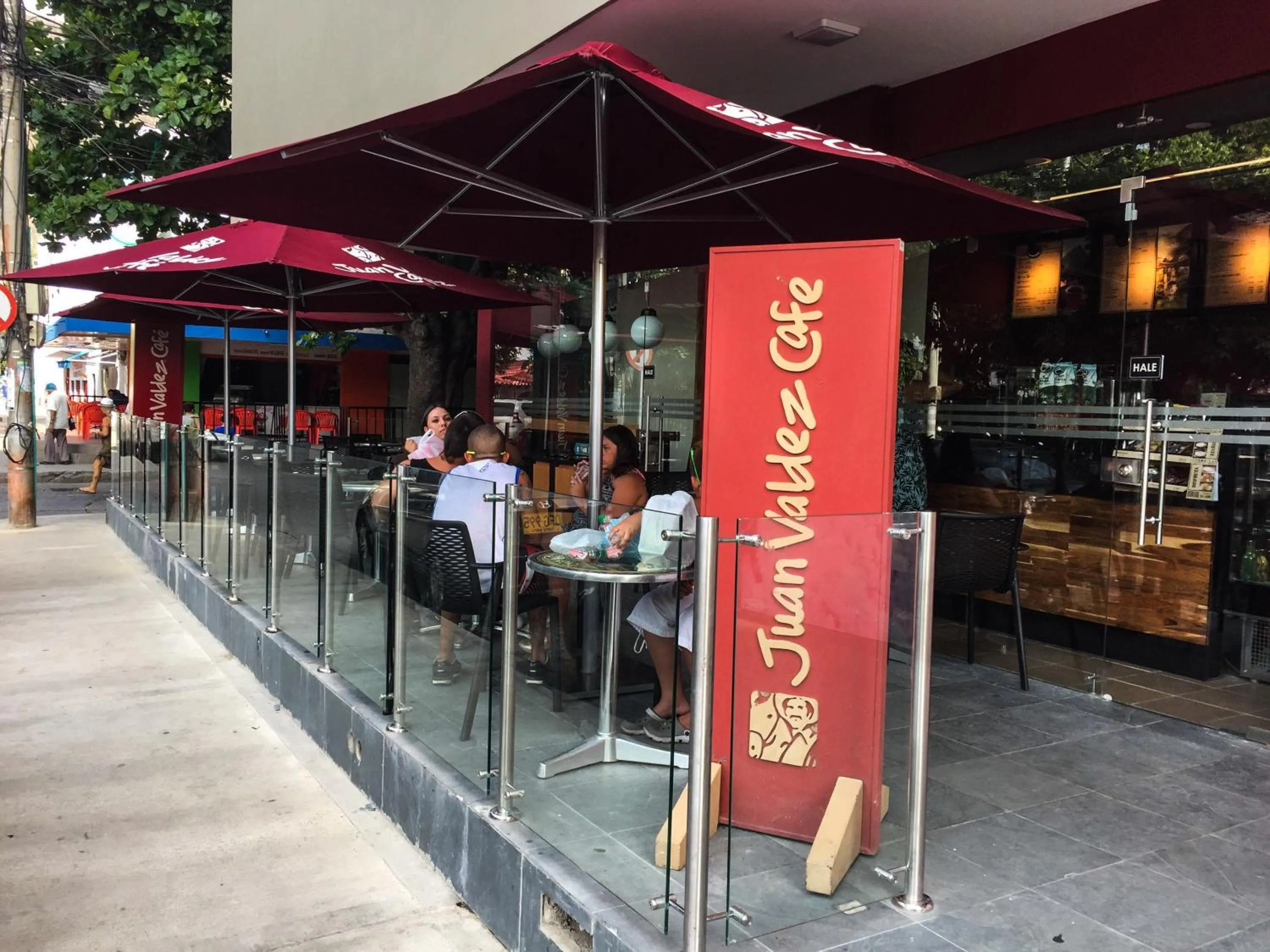 On-site shops in Del Mar Hotel