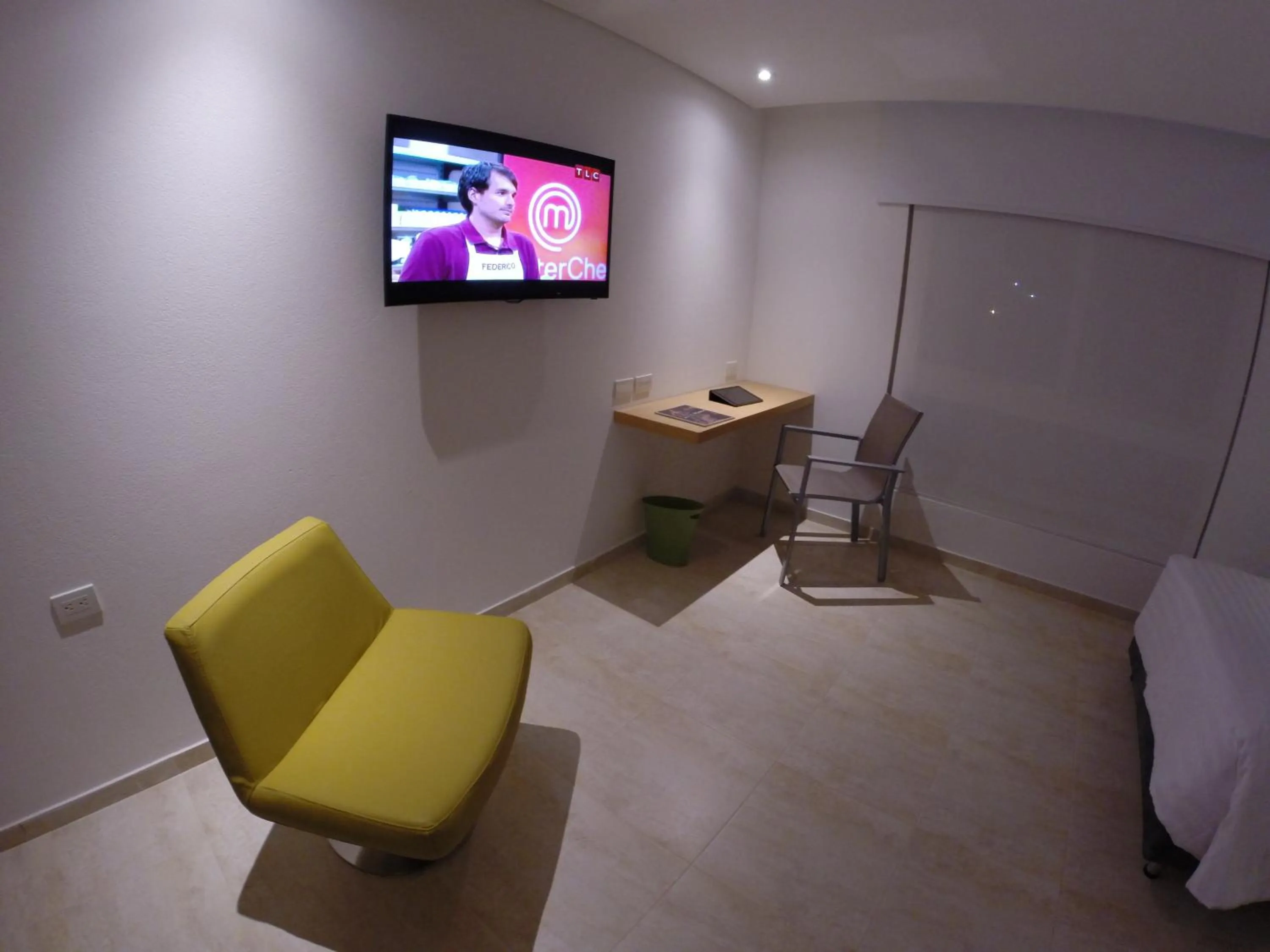 Photo of the whole room, Bed in Del Mar Hotel