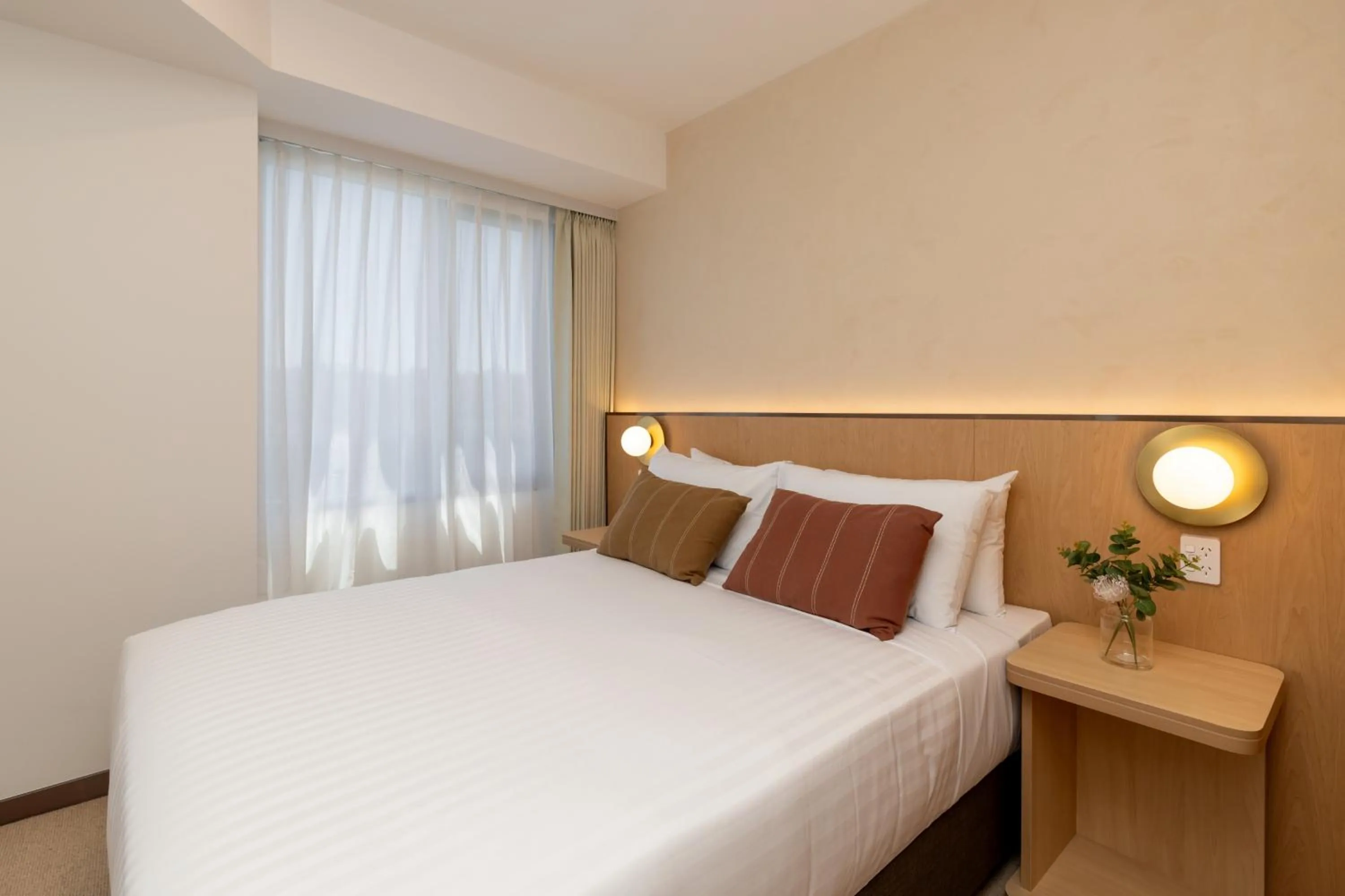 Bedroom, Bed in Maxim Hotel - Auckland