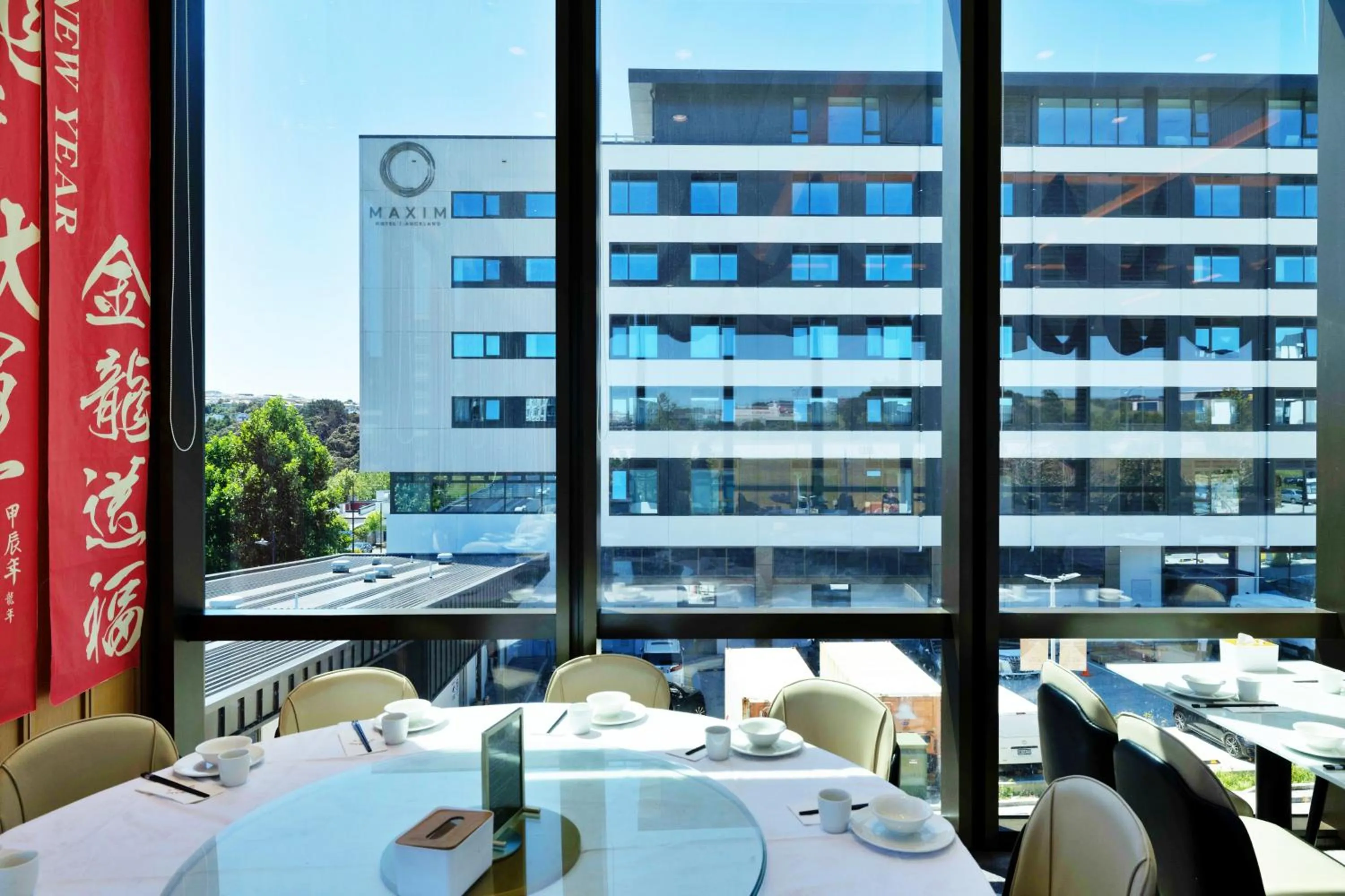 Restaurant/places to eat in Maxim Hotel - Auckland