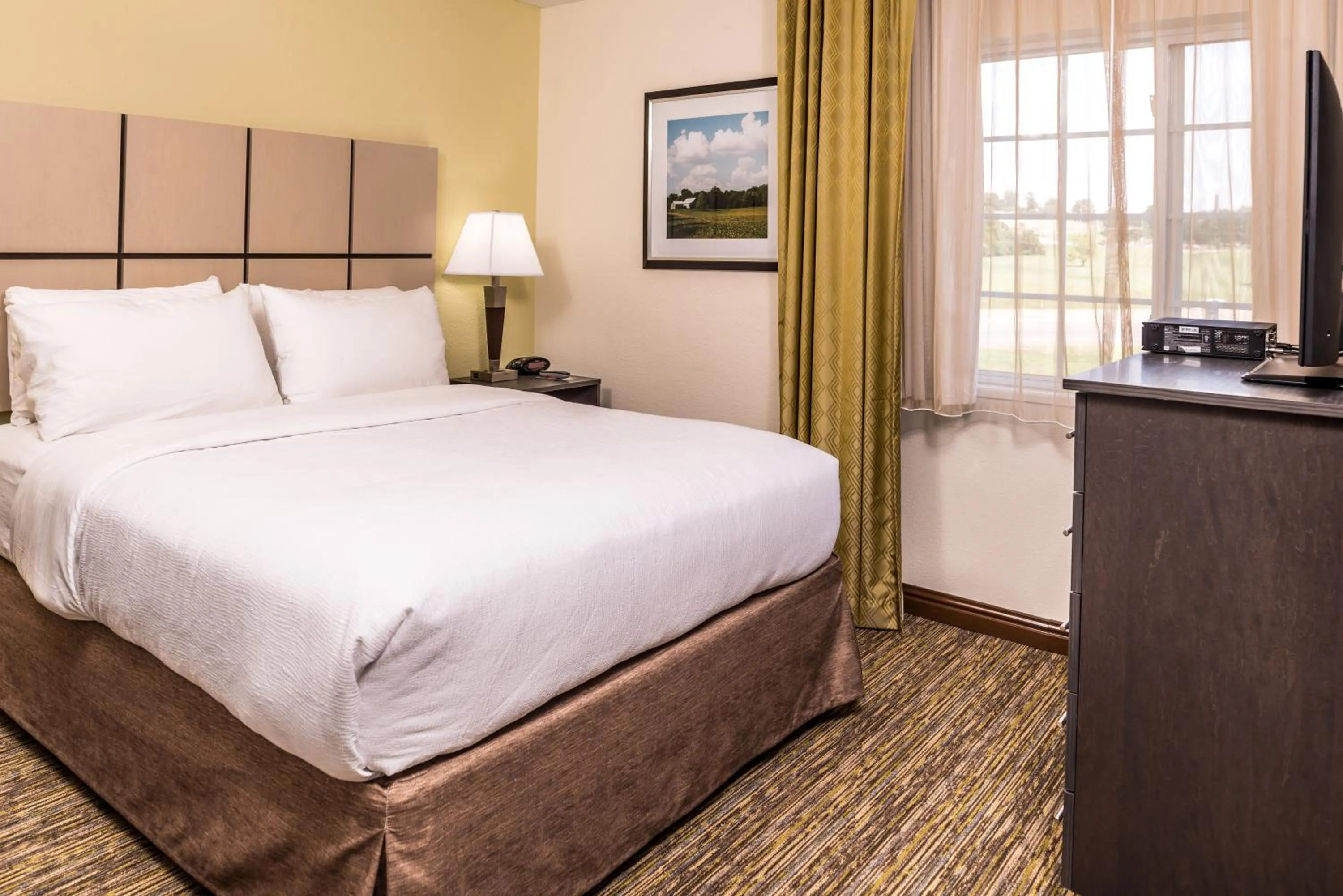 Bedroom, Bed in Candlewood Suites - Topeka West by IHG
