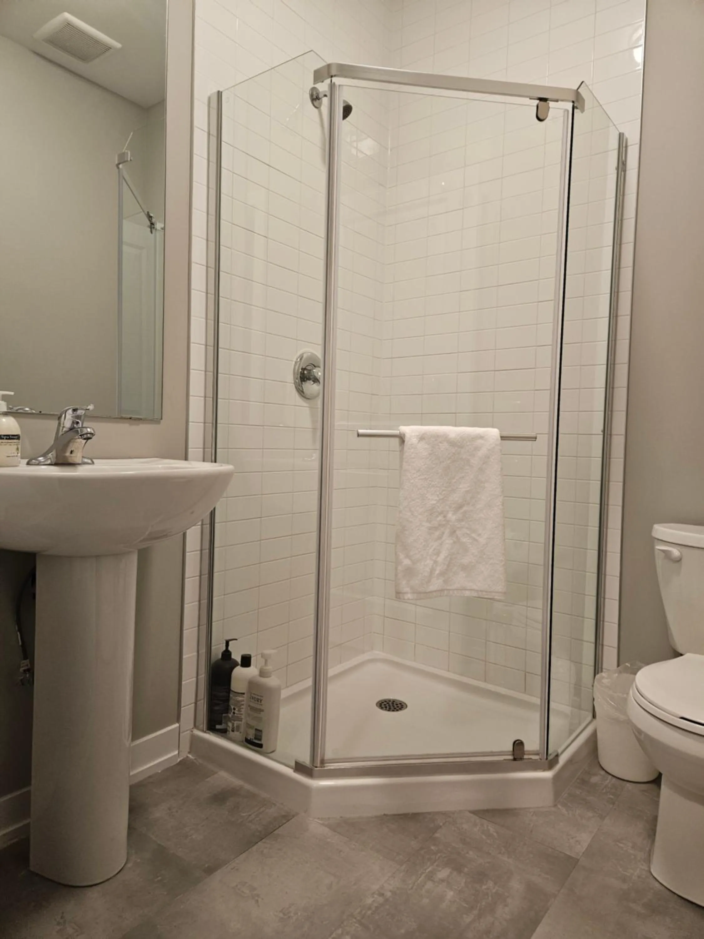 Shower in Boardwalk Homes - Executive Townhomes