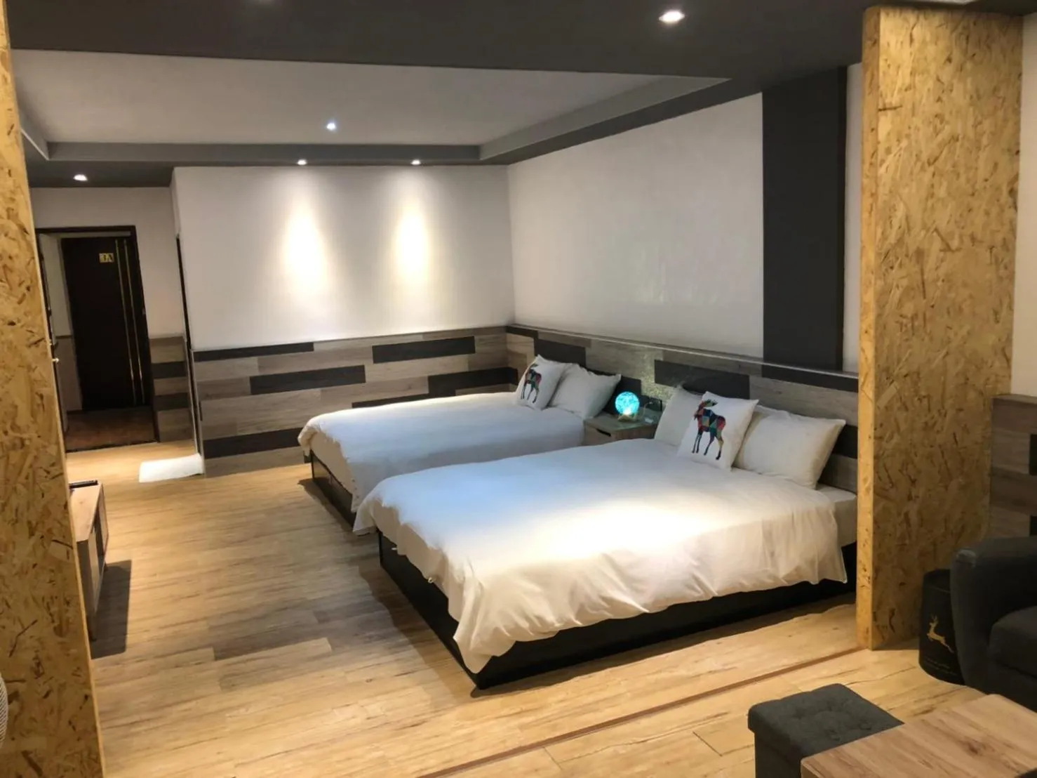 Bed in First Place B&B (Hualien Railway Station)